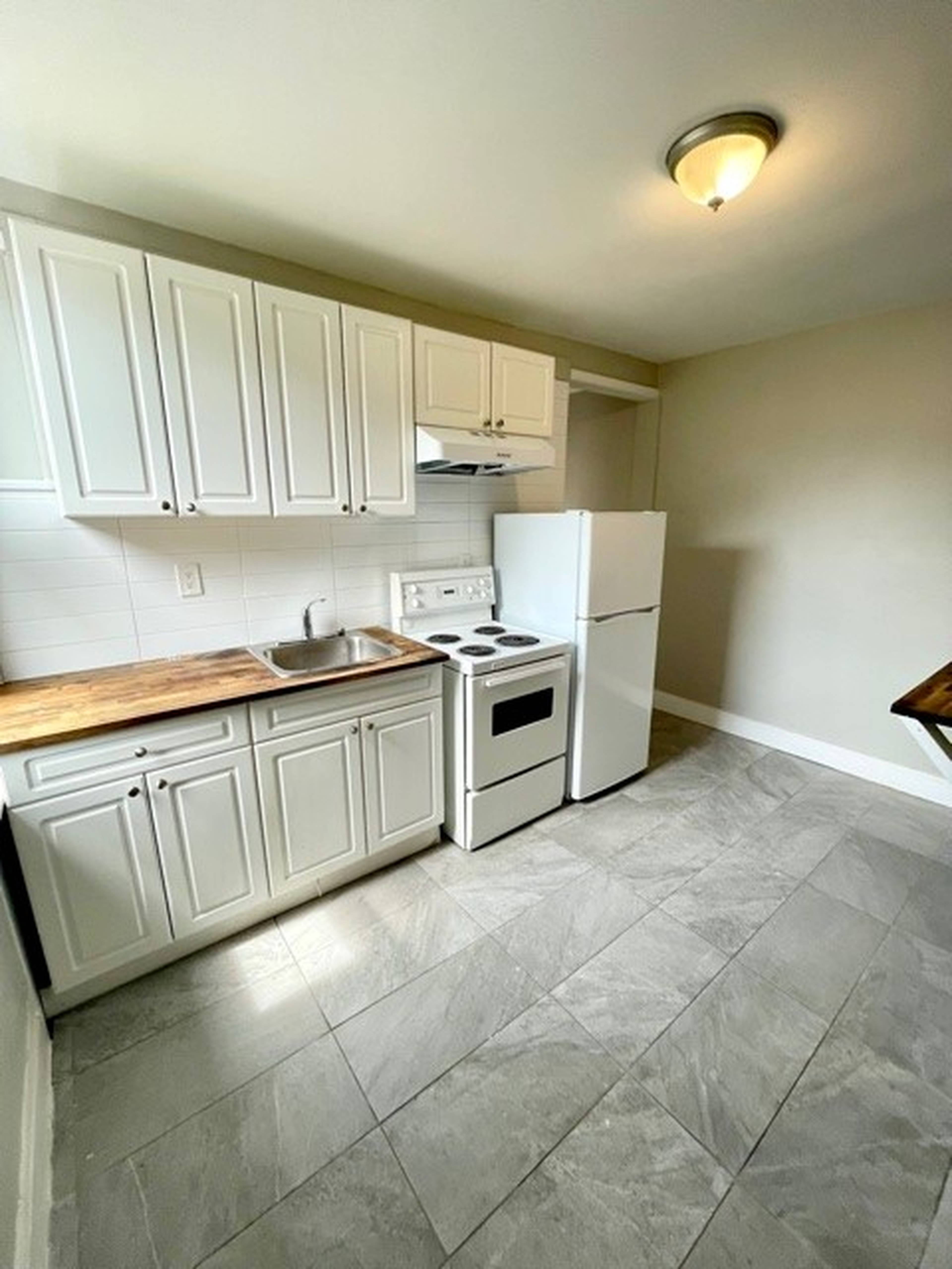 214 Mary St