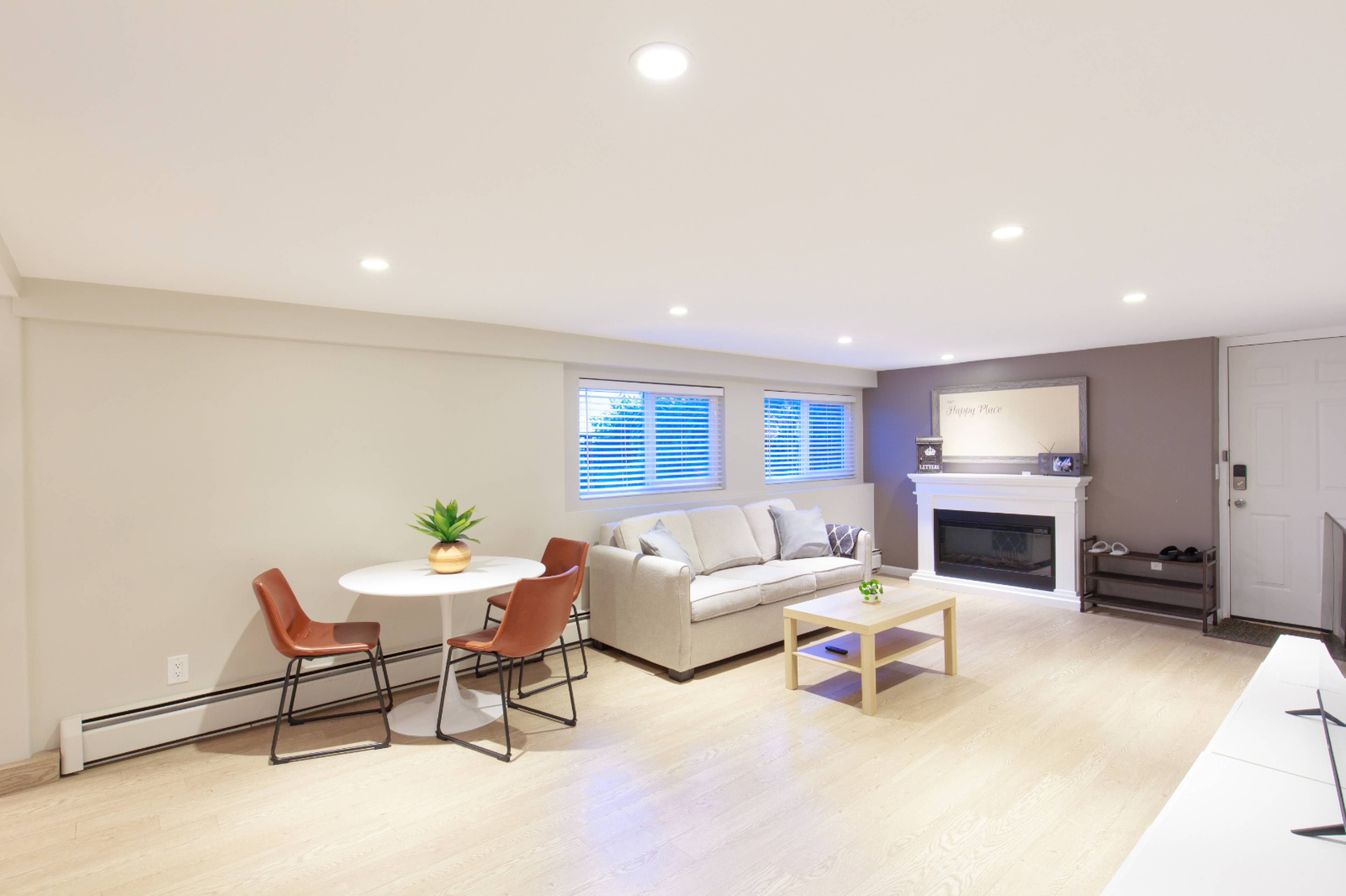 914 Ladner St 2