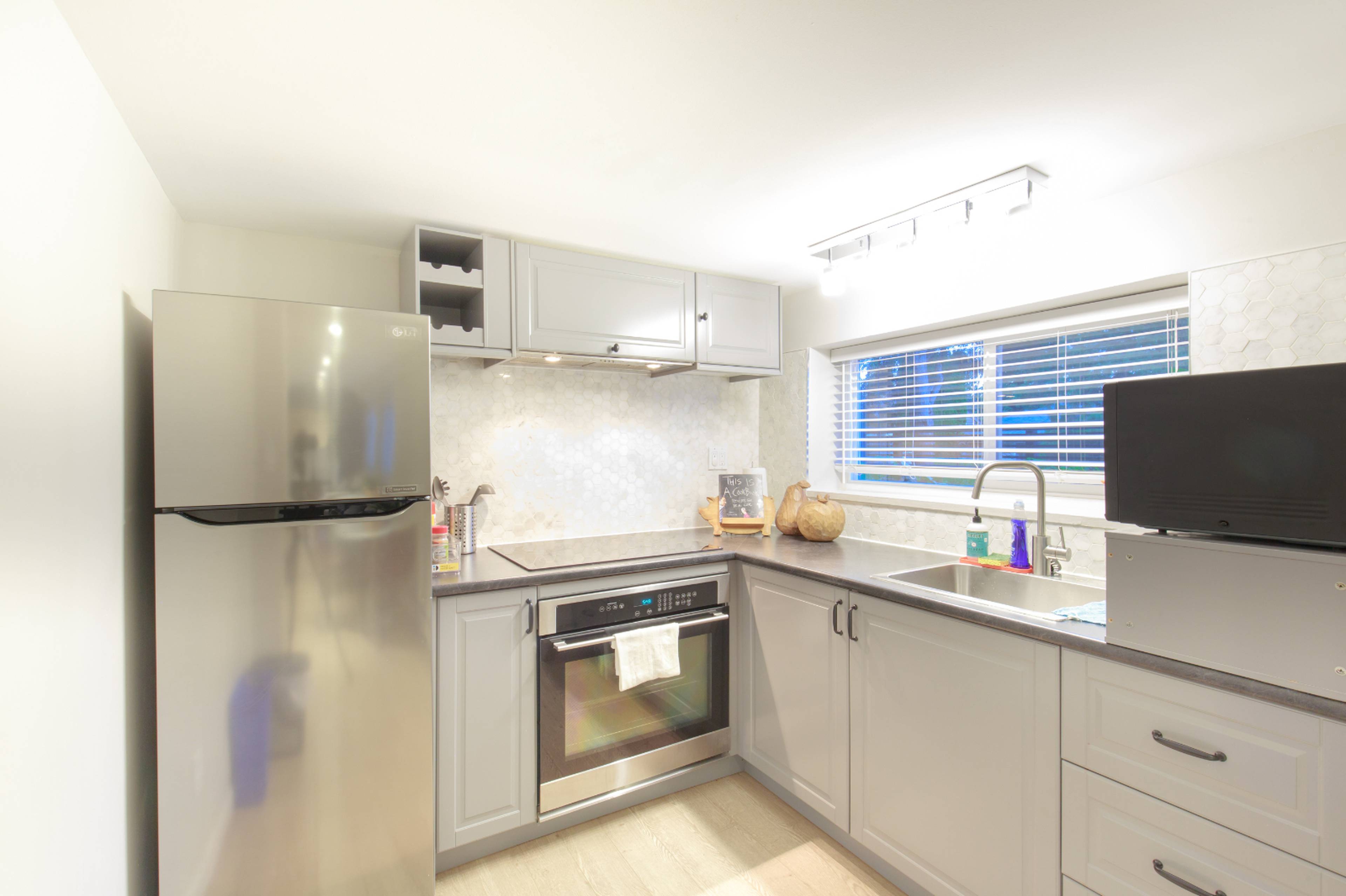 914 Ladner St 4