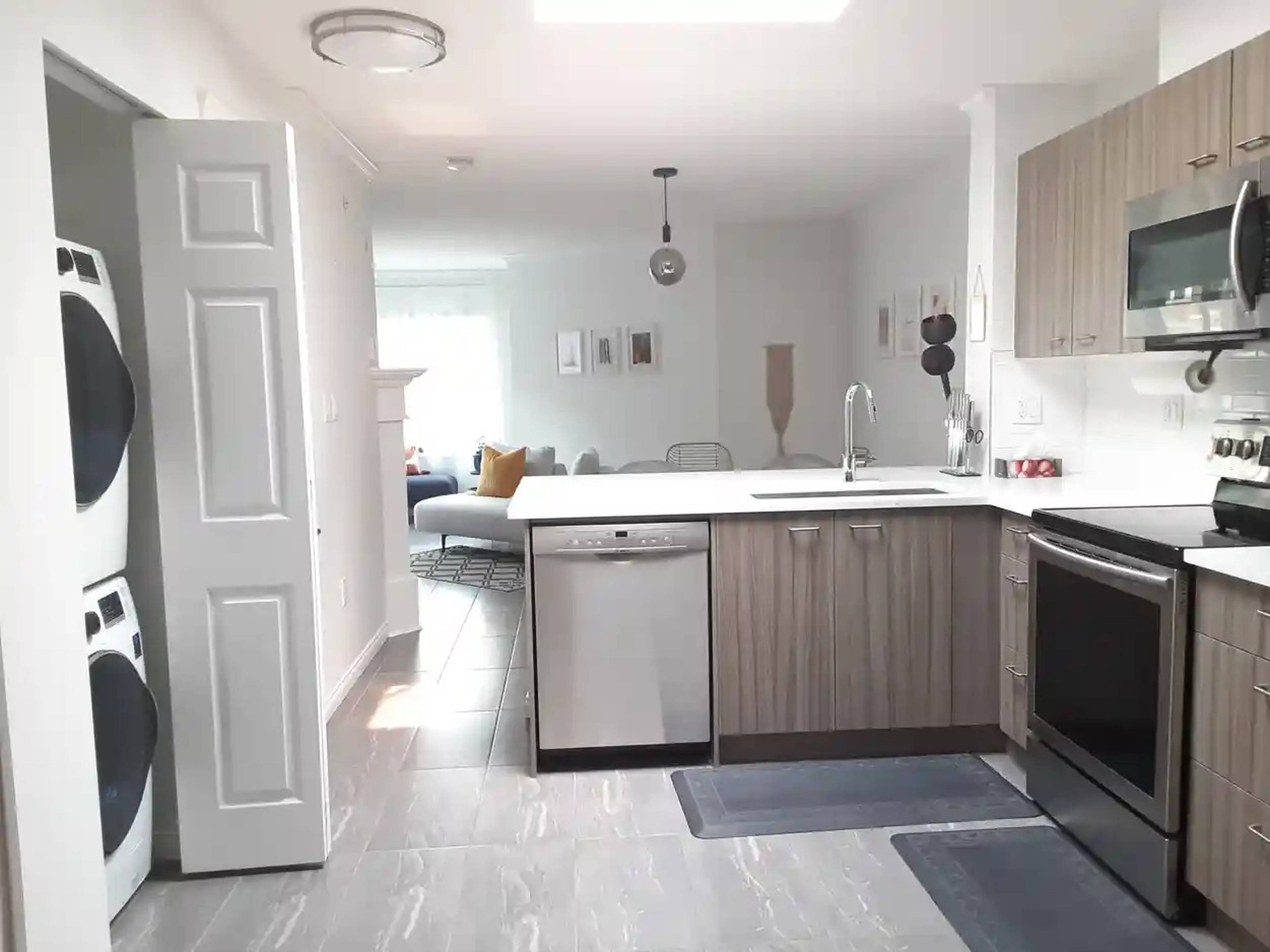 15210 Pacific Ave 16