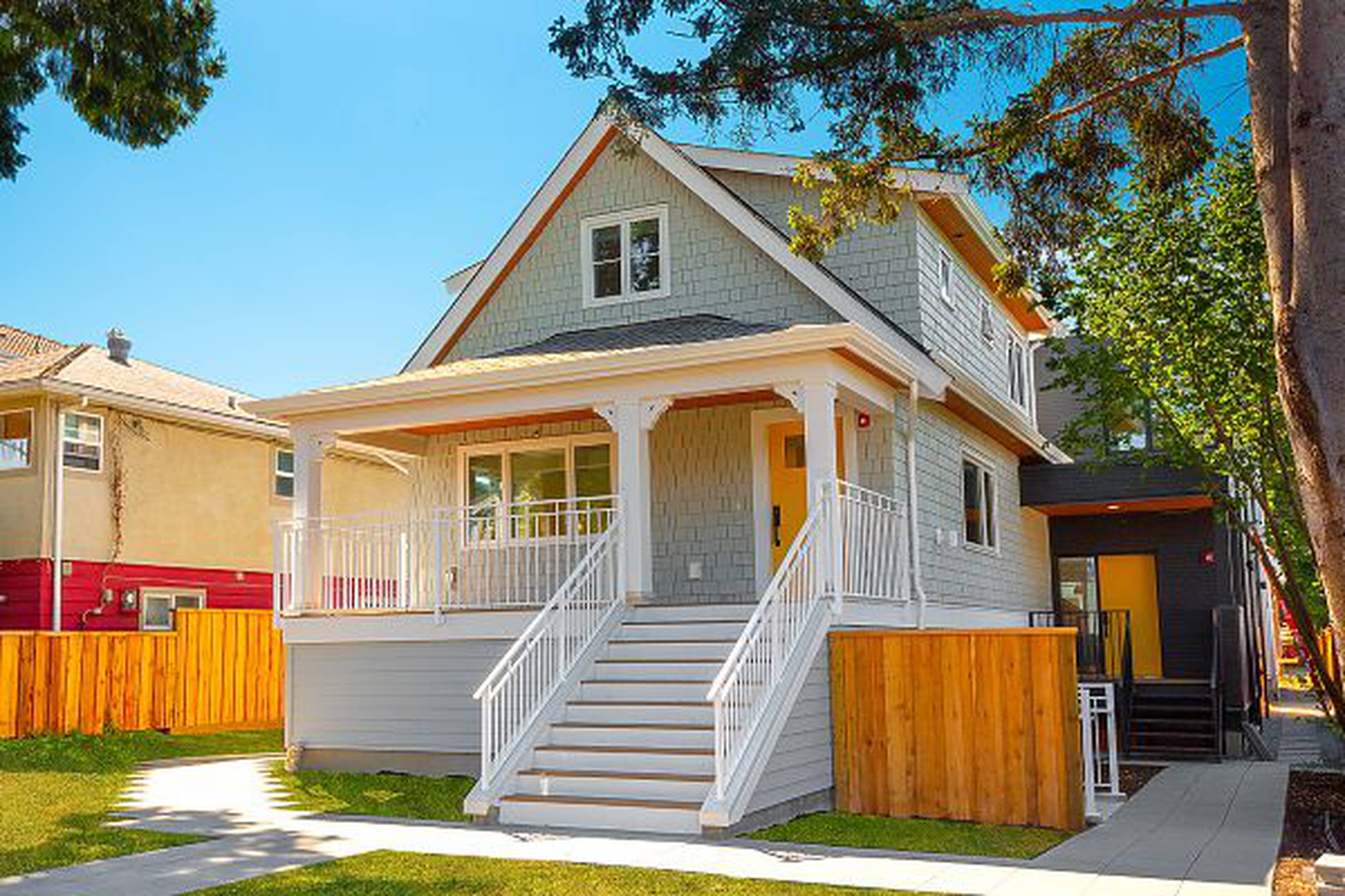 1442 E 30th Ave
