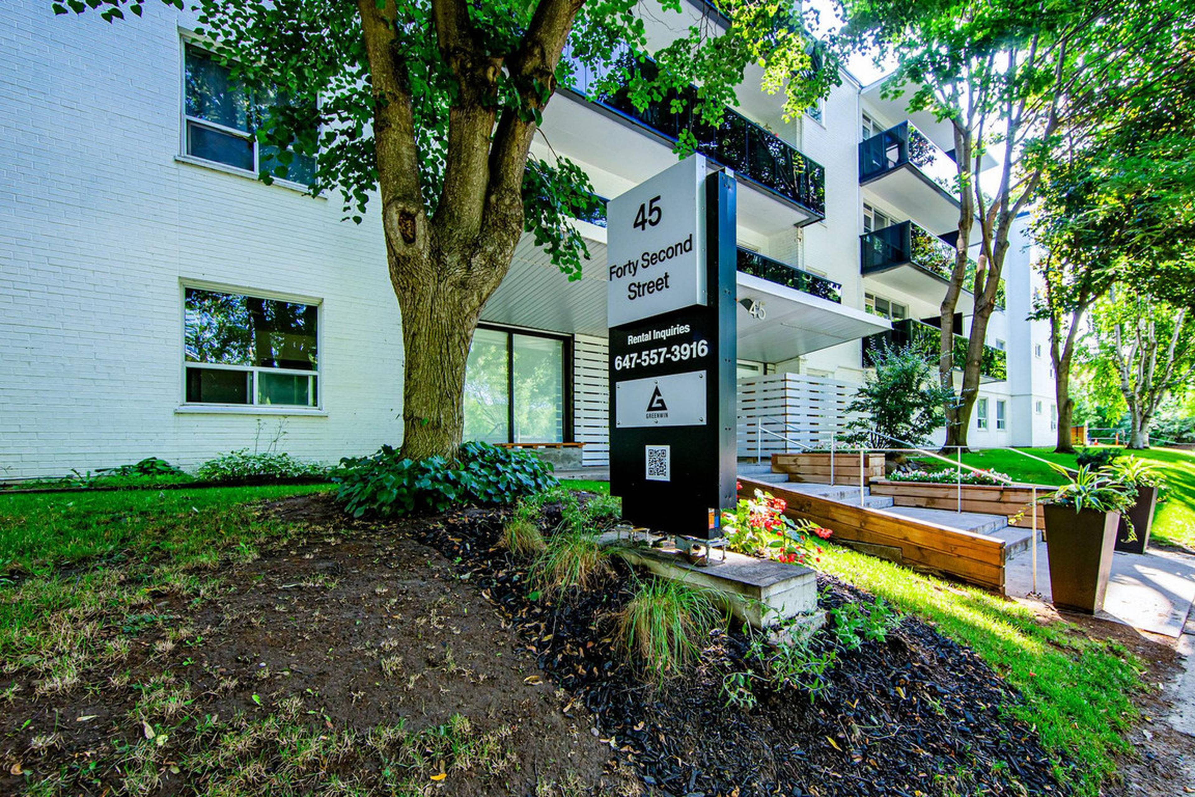 1 室  · 1 卫 for rent $2,051 / 月