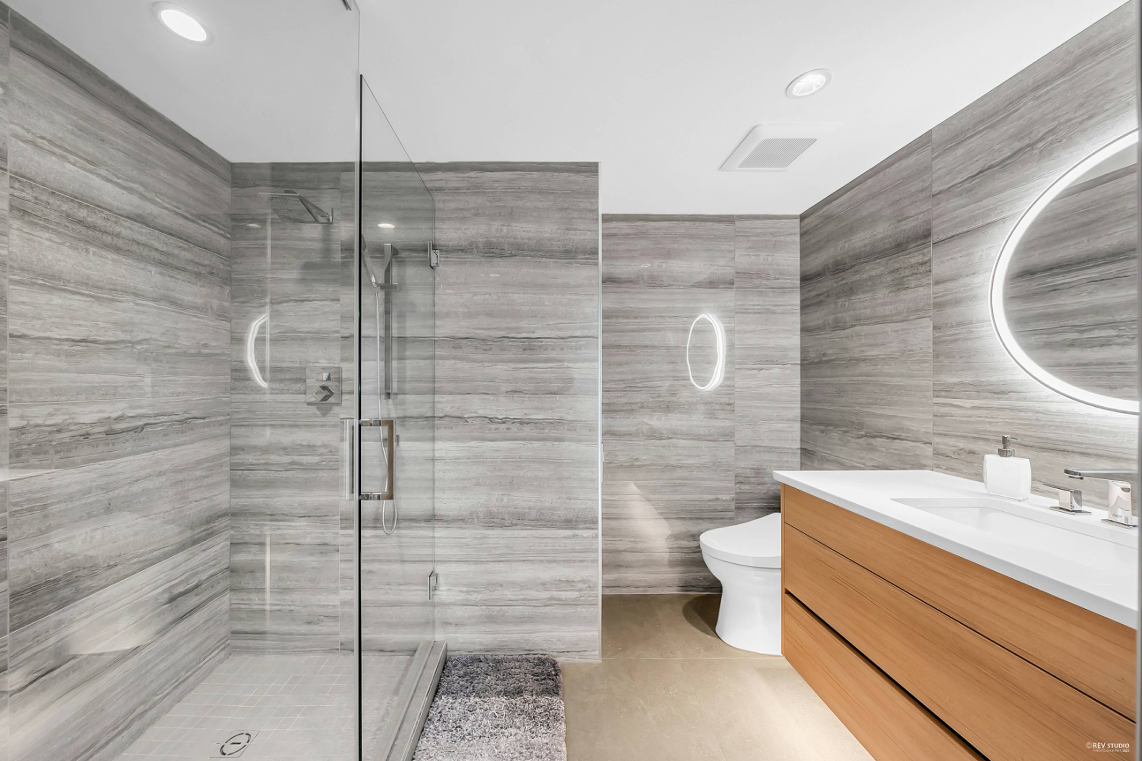 1077 Marinaside Cres 14