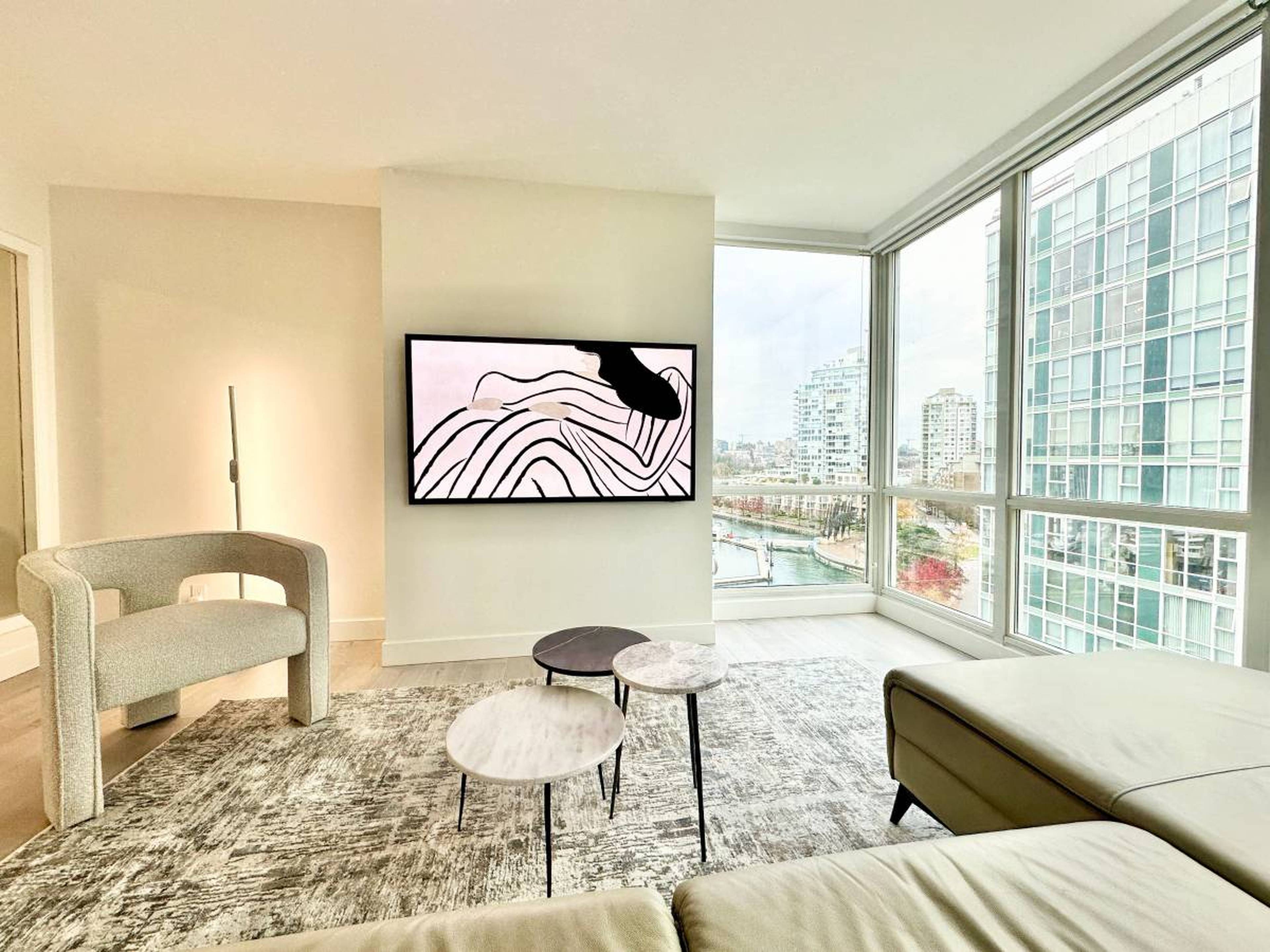 1077 Marinaside Cres 1