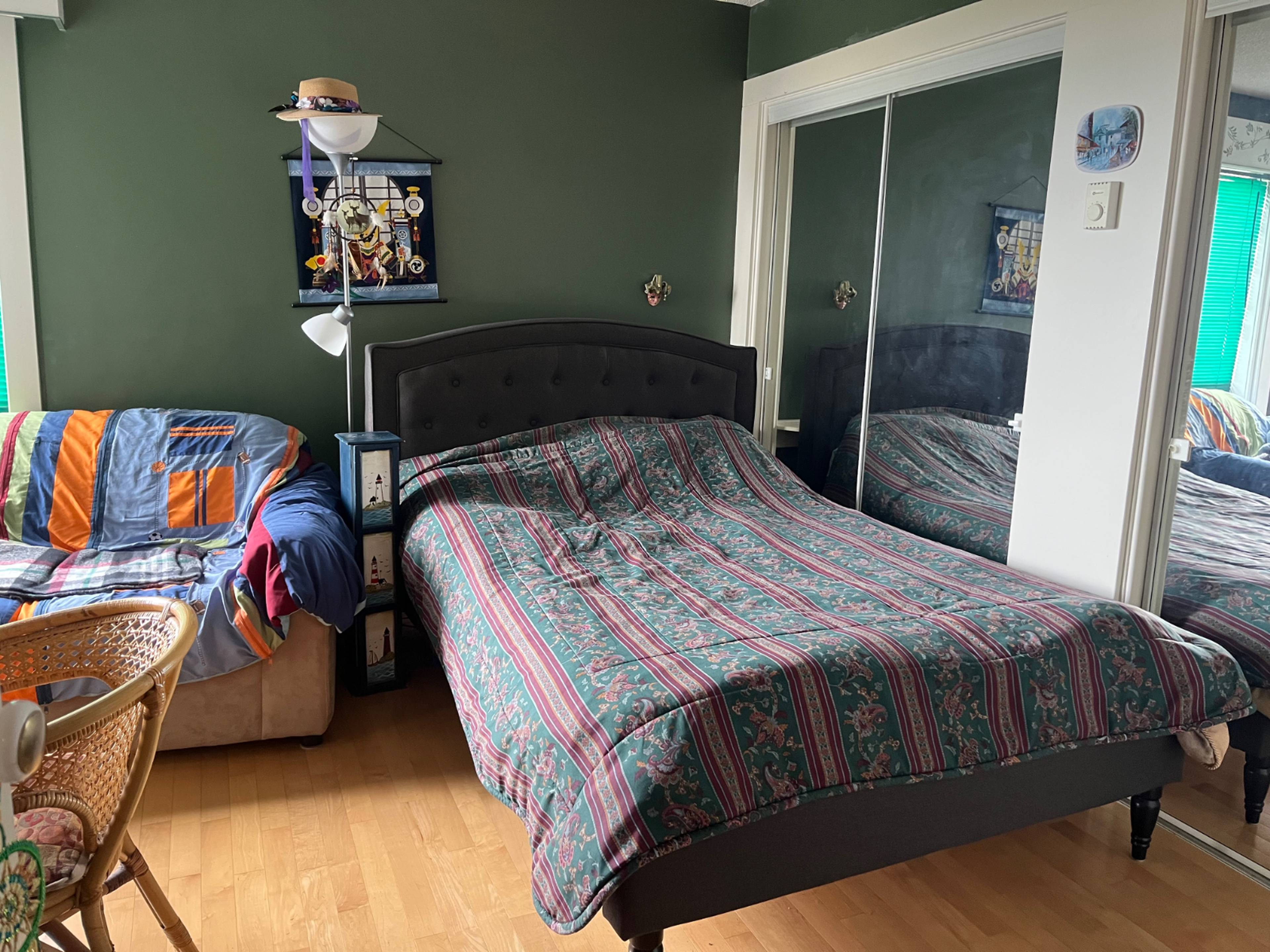 1 ch.  · 2 s. de bains for rent $1,000 / mois