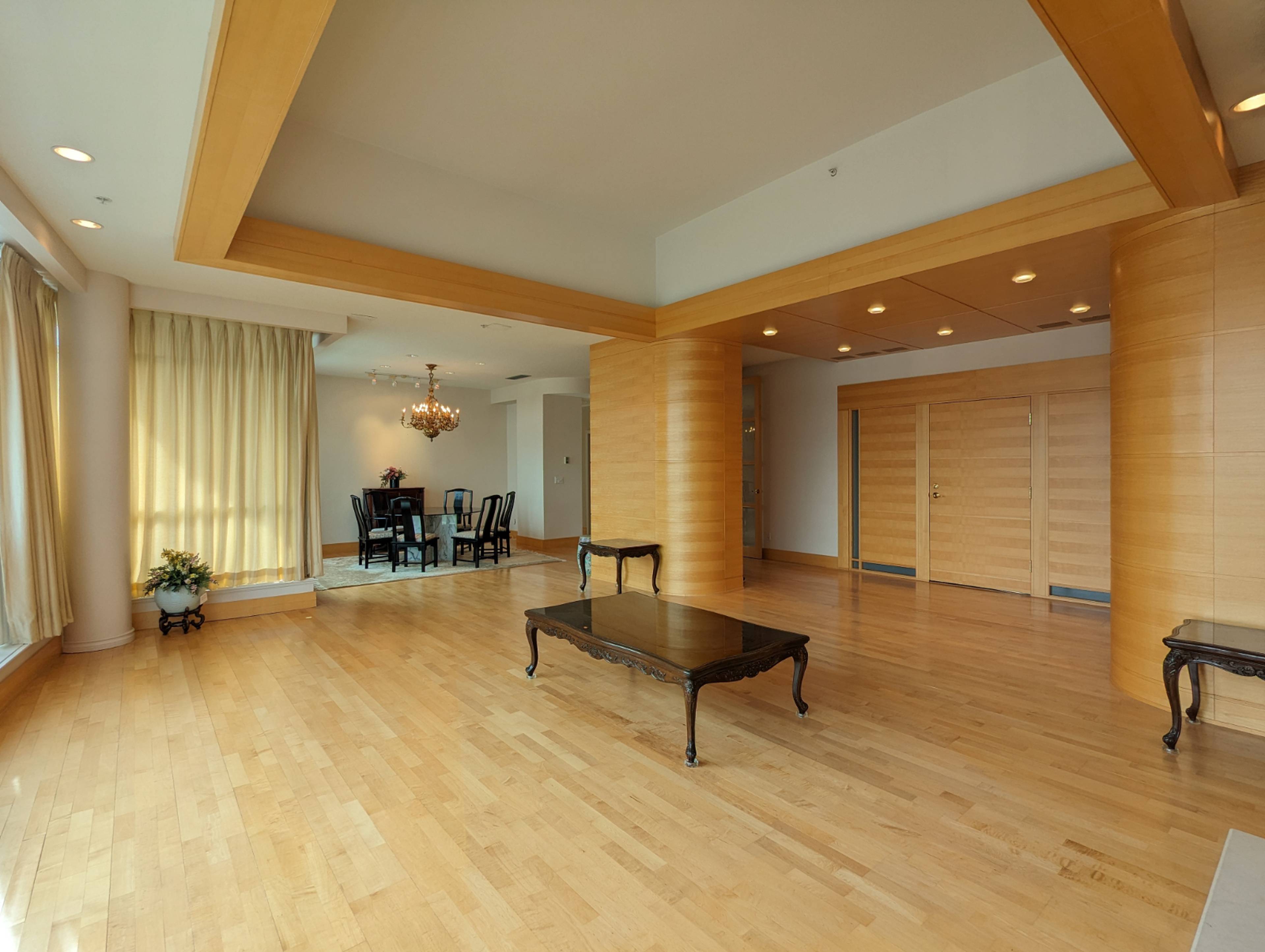 4 ch.  · 4 s. de bains for rent $7,000 / mois