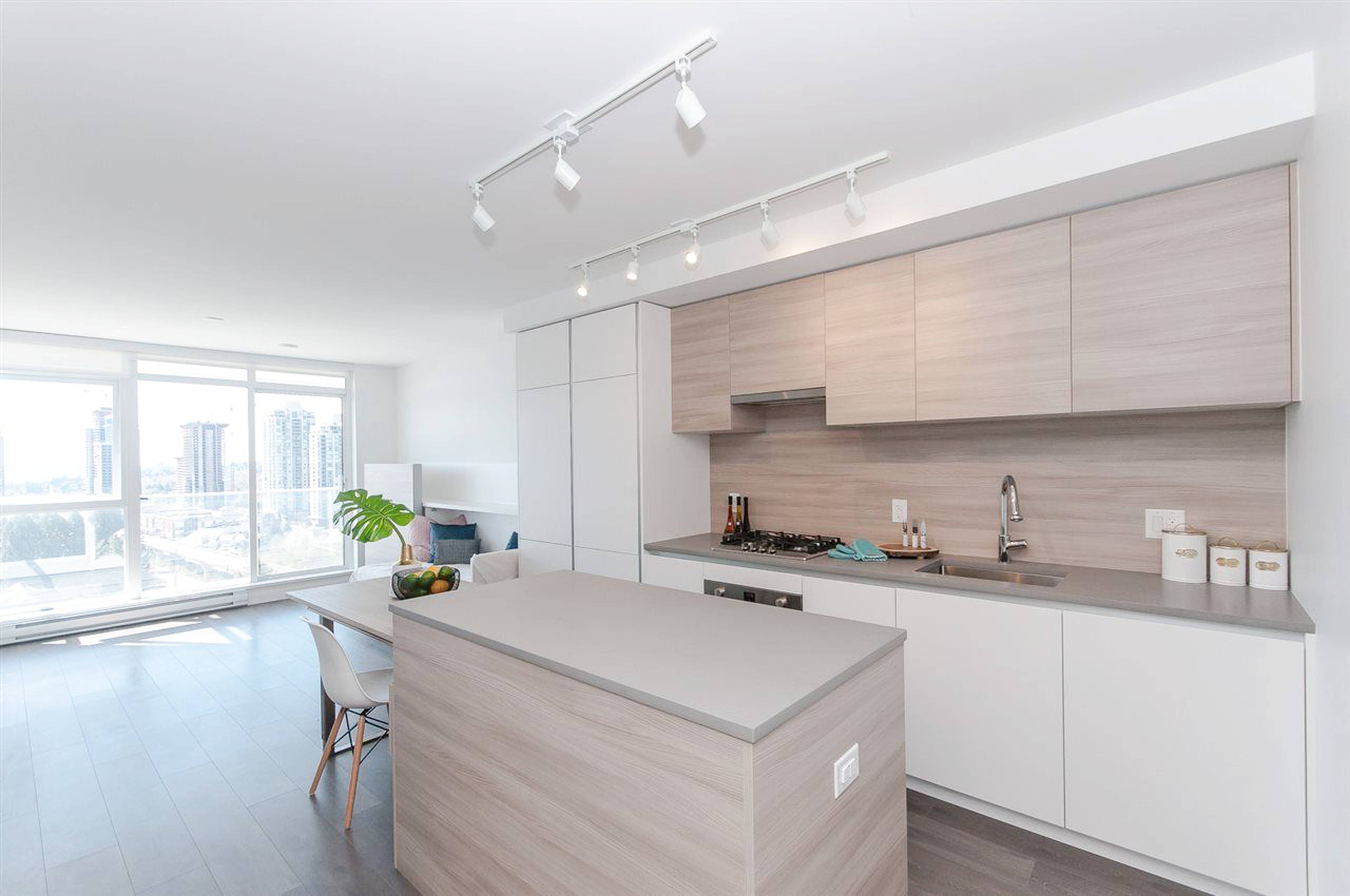 1 ch.  · 1 s. de bains for rent $2,200 / mois