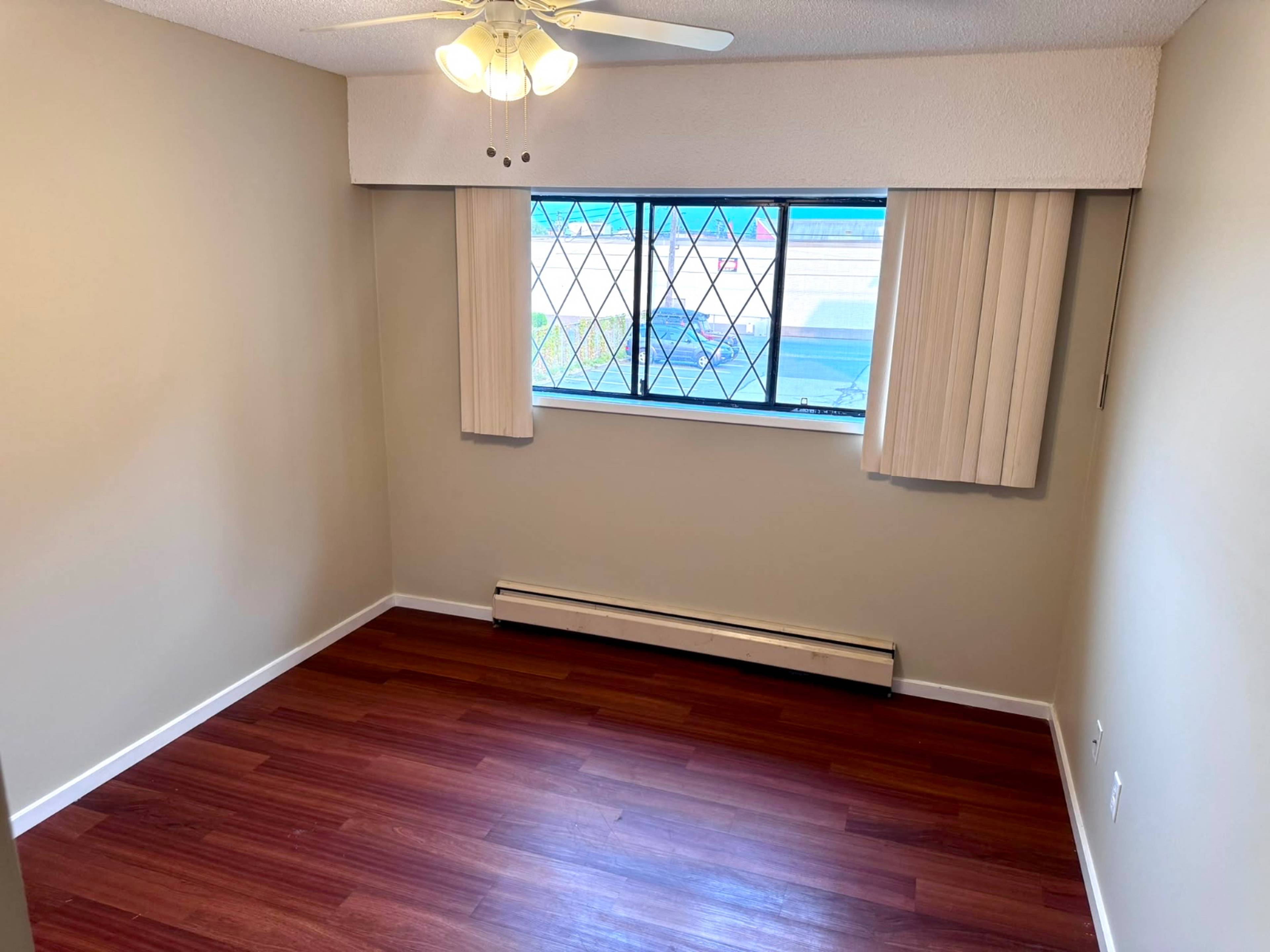 1 ch.  · 1 s. de bains for rent $1,395 / mois