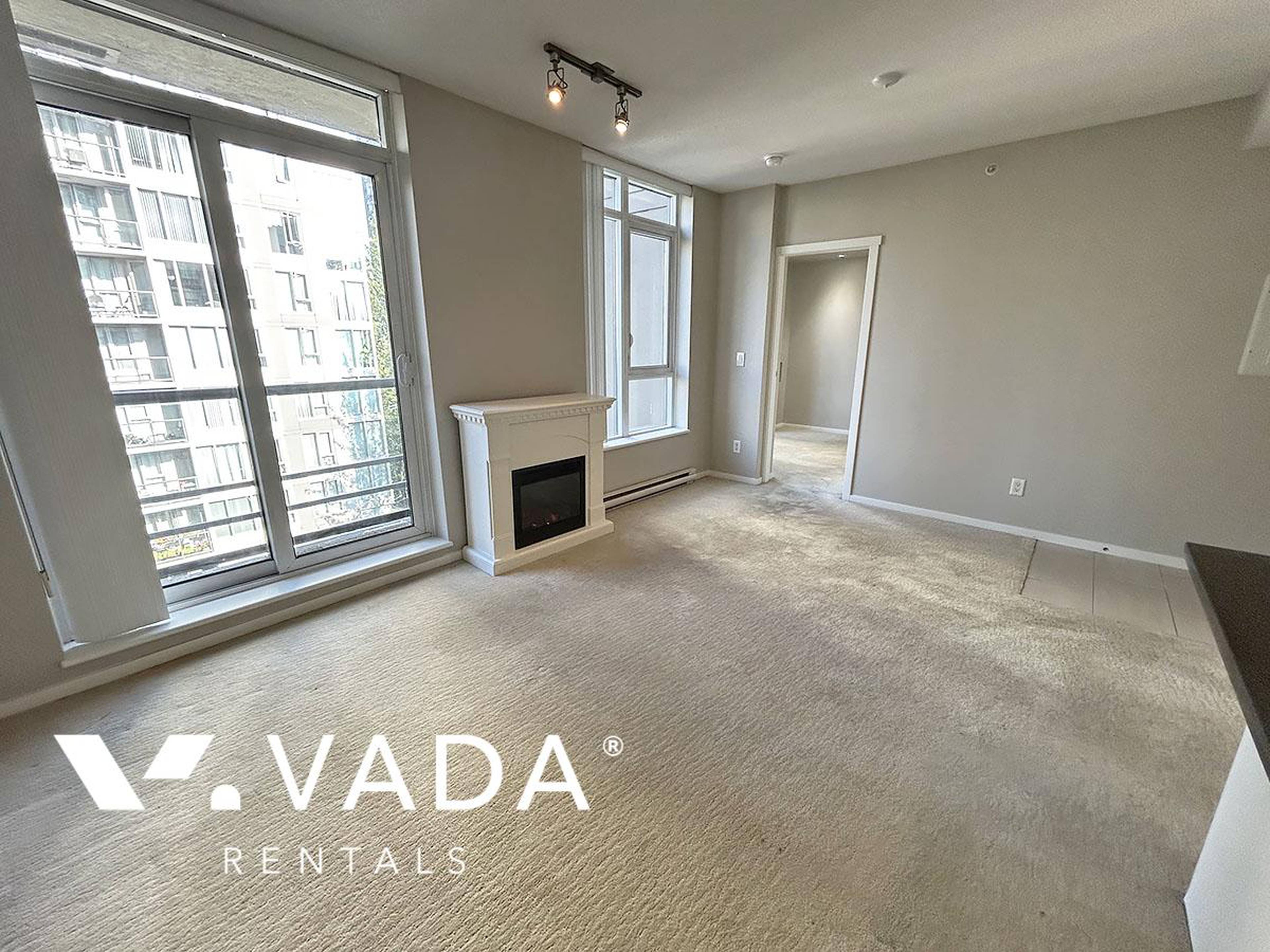1 ch.  · 1 s. de bains for rent $2,400 / mois