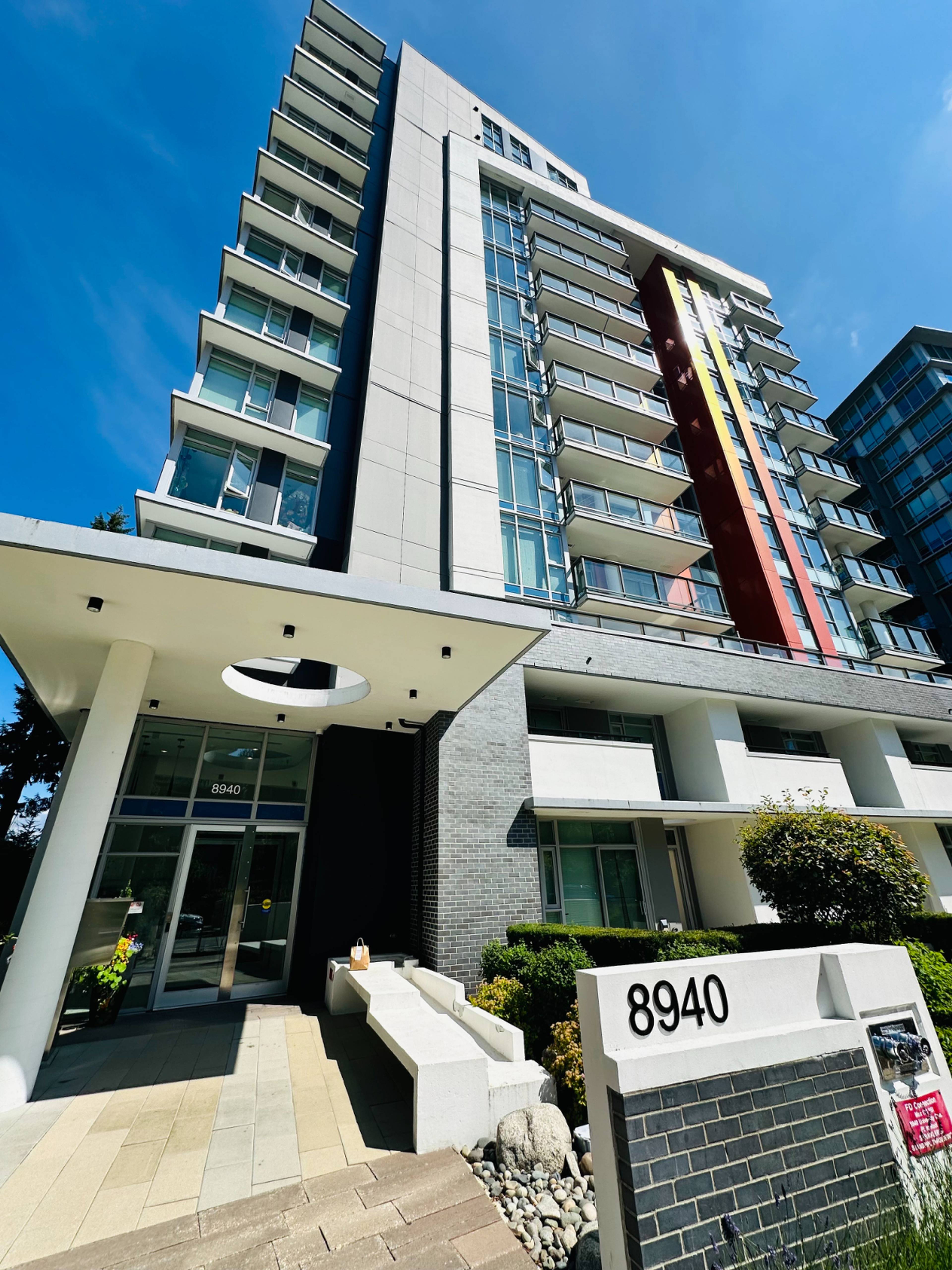 2 ch.  · 2 s. de bains for rent $2,800 / mois