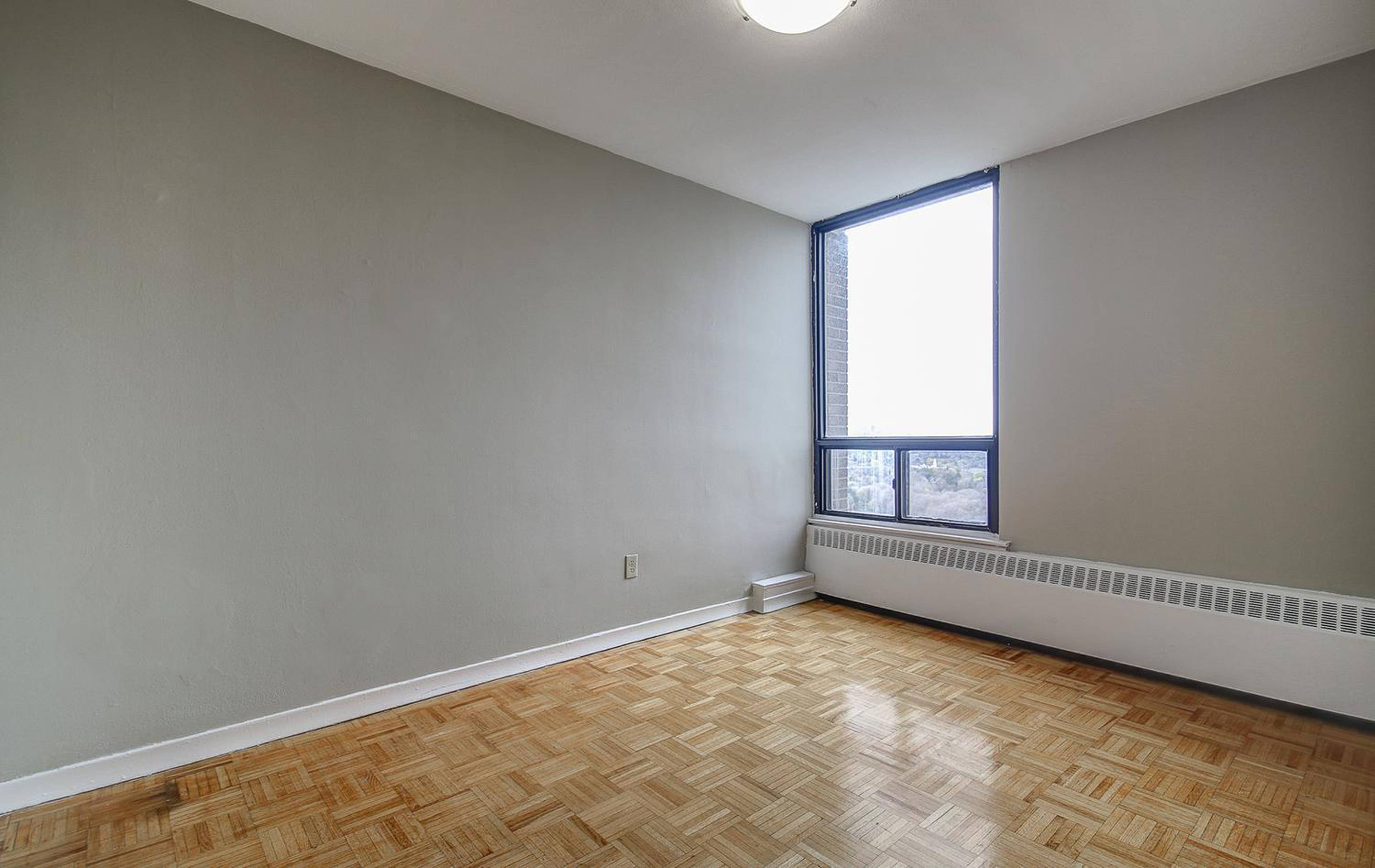 2 ch.  · 1 s. de bains for rent $2,345 / mois