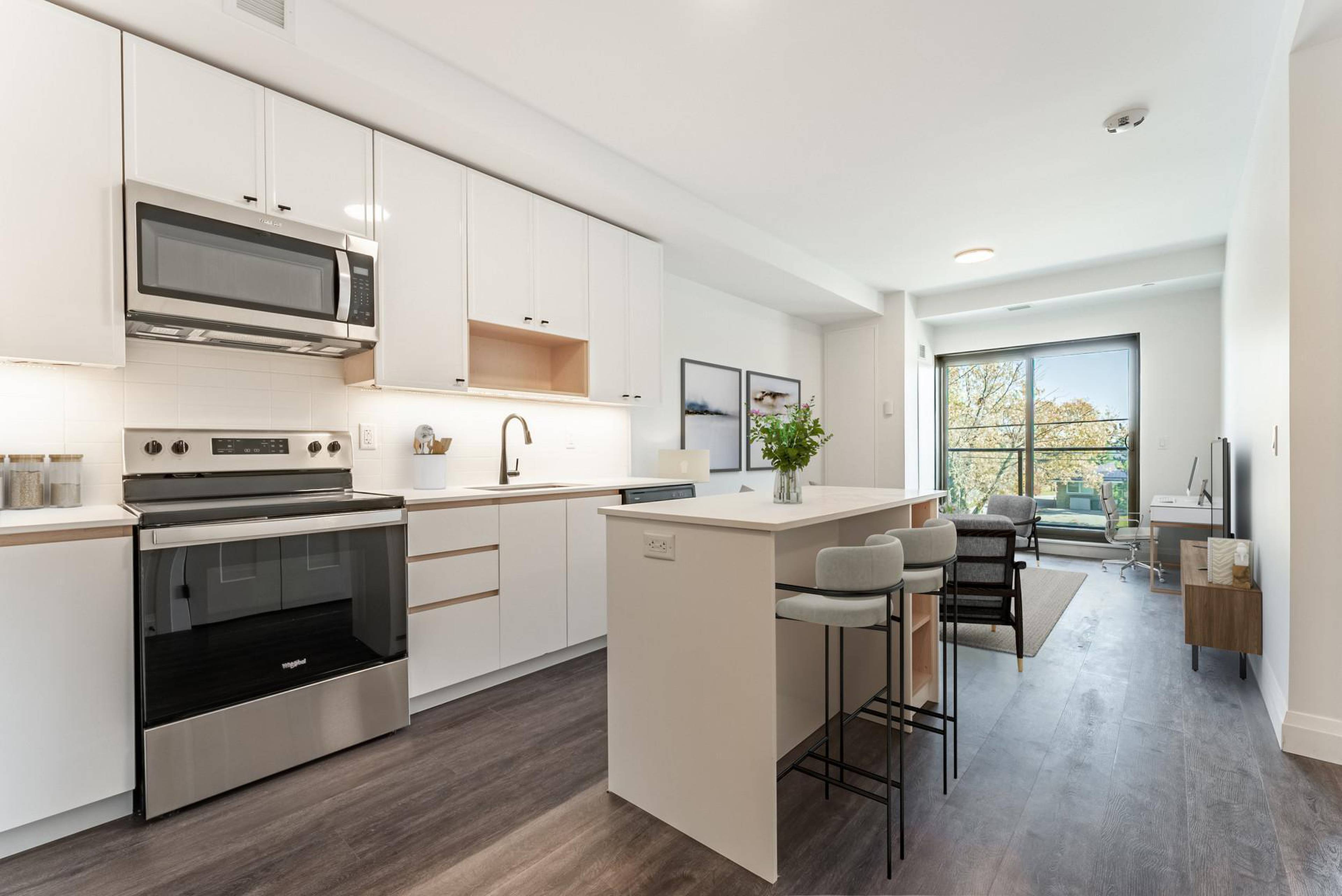 2 室  · 1 卫 for rent $2,225 / 月