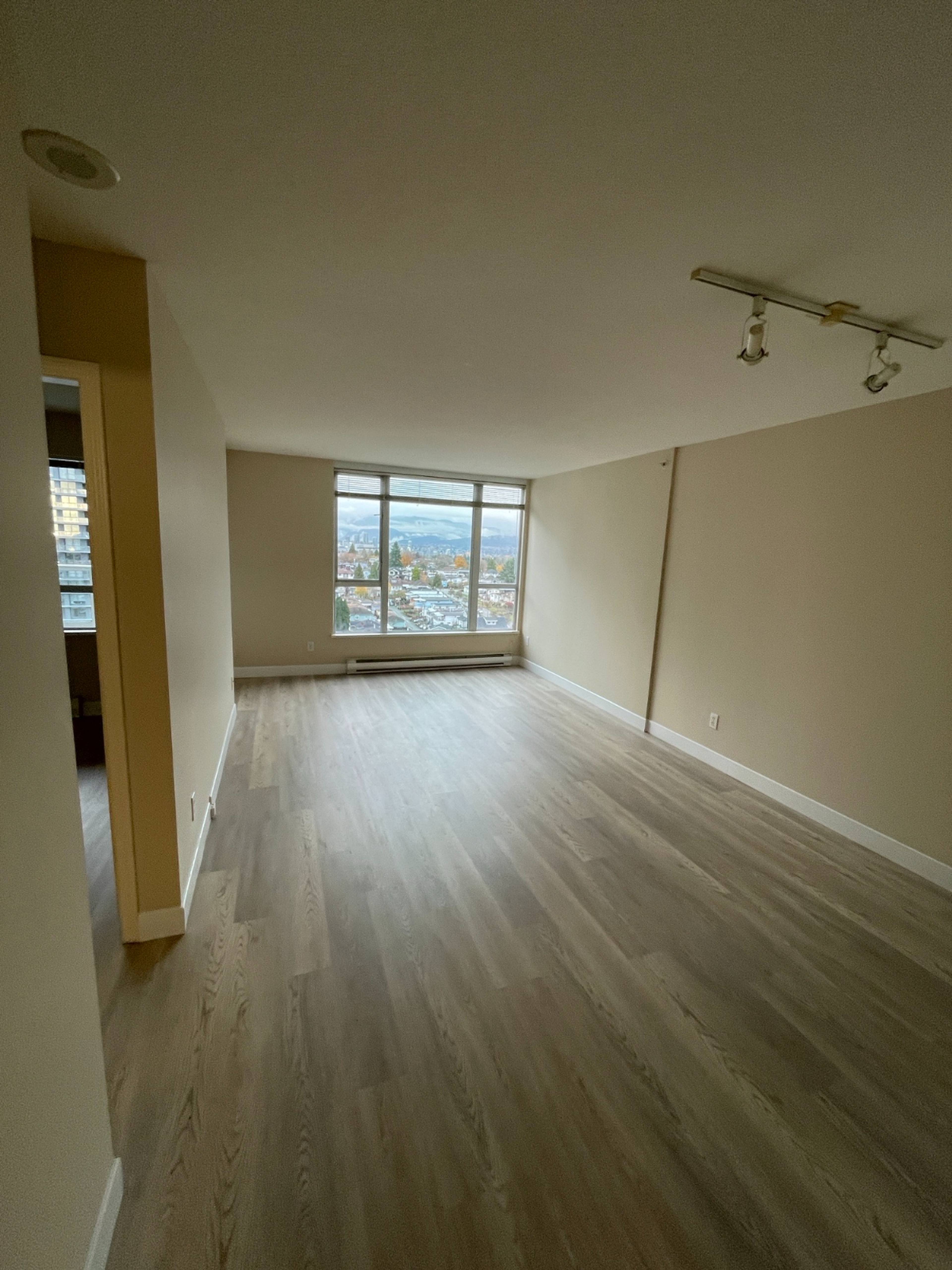 1 ch.  · 1 s. de bains for rent $2,075 / mois