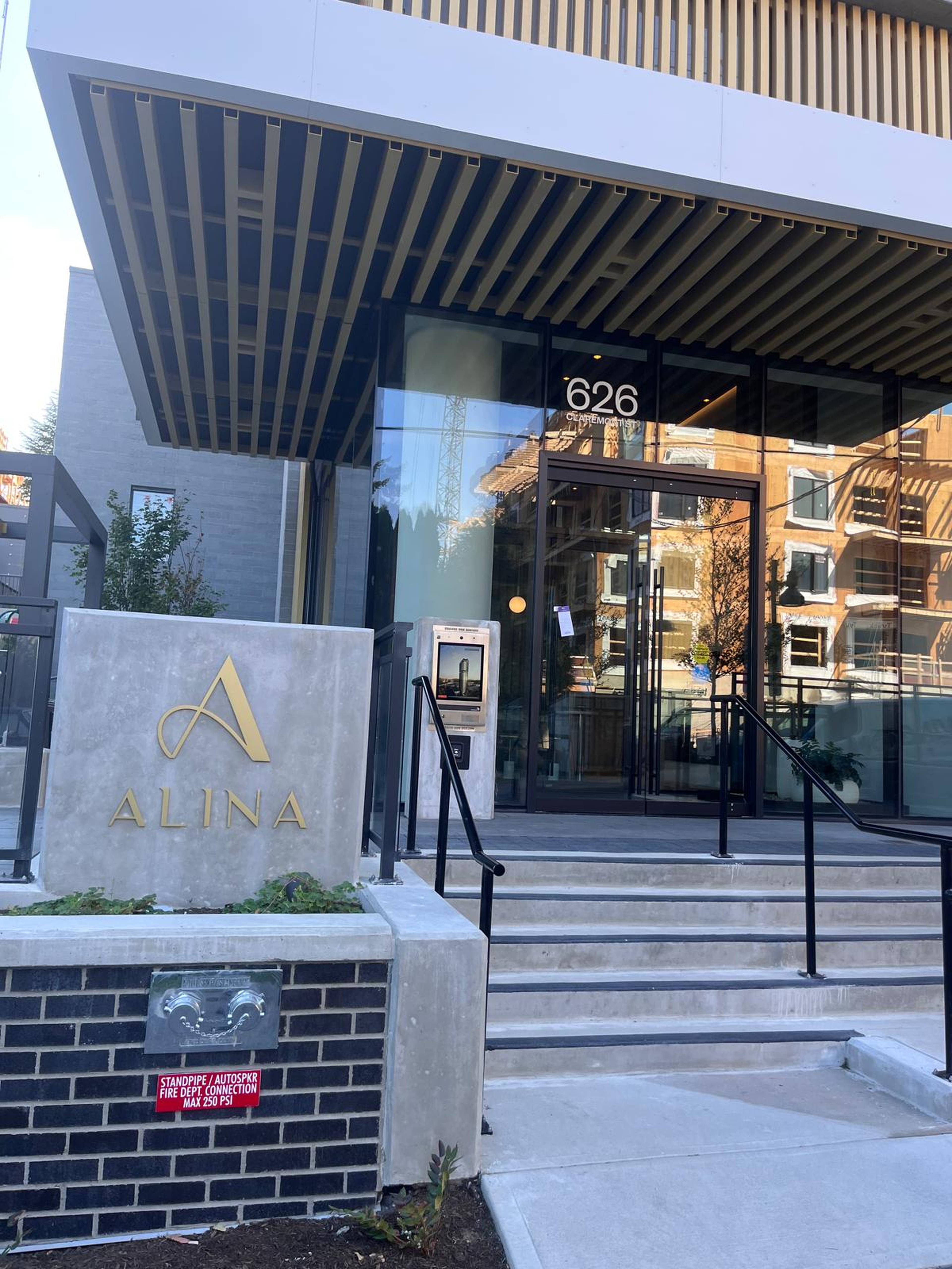 2 ch.  · 2 s. de bains for rent $2,850 / mois