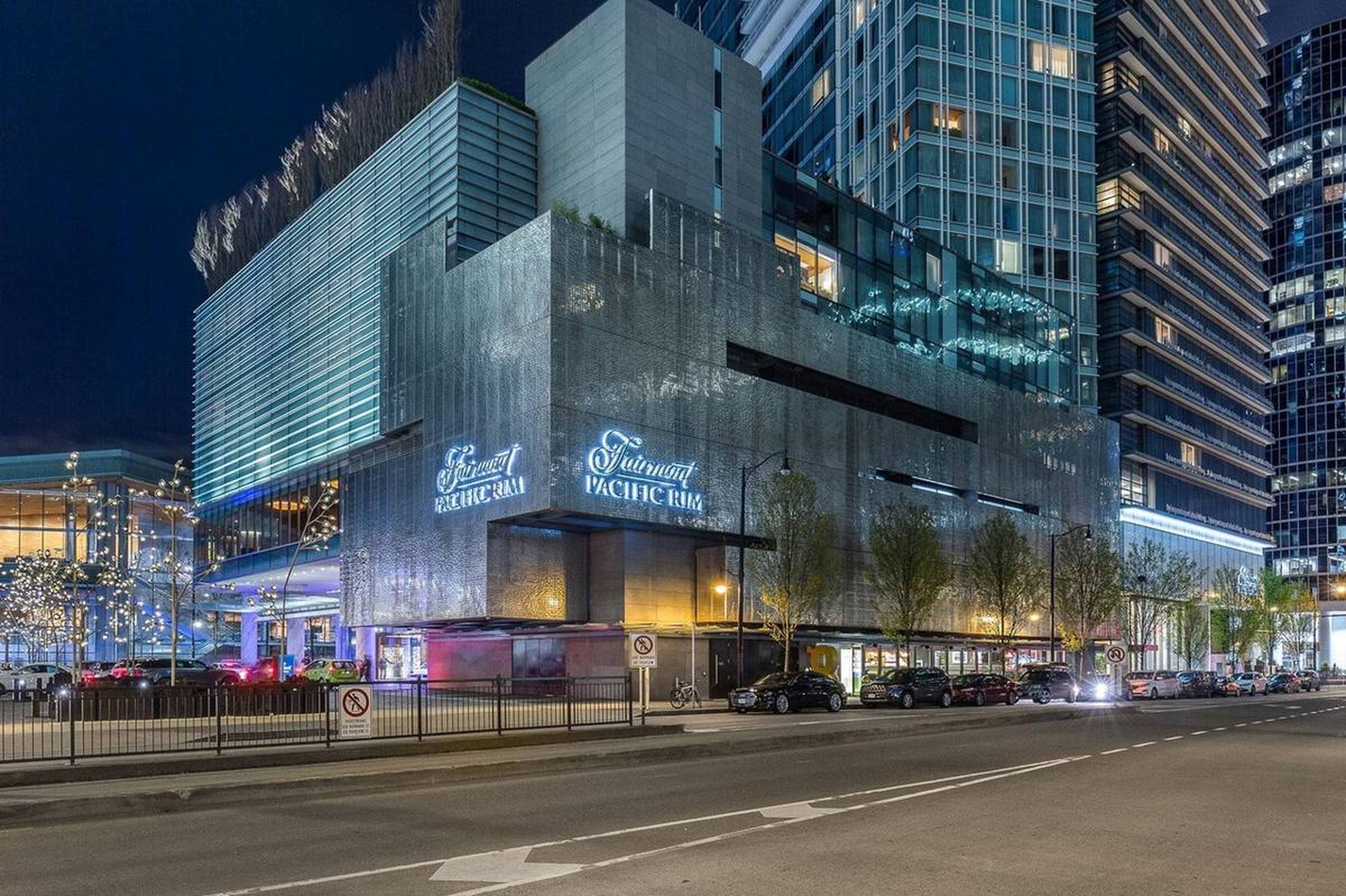 2 ch.  · 3 s. de bains for rent $12,900 / mois