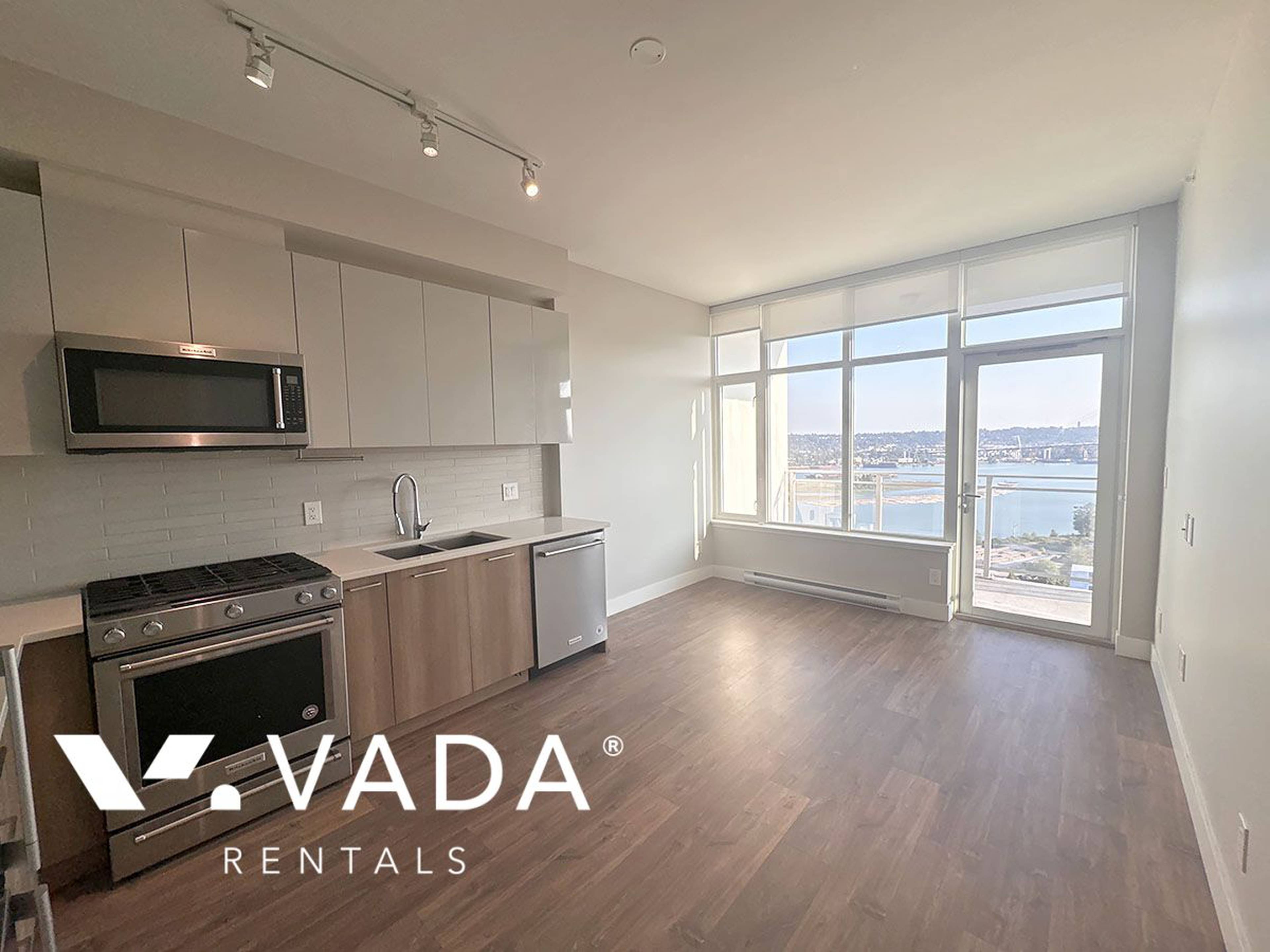 1 ch.  · 1 s. de bains for rent $2,000 / mois