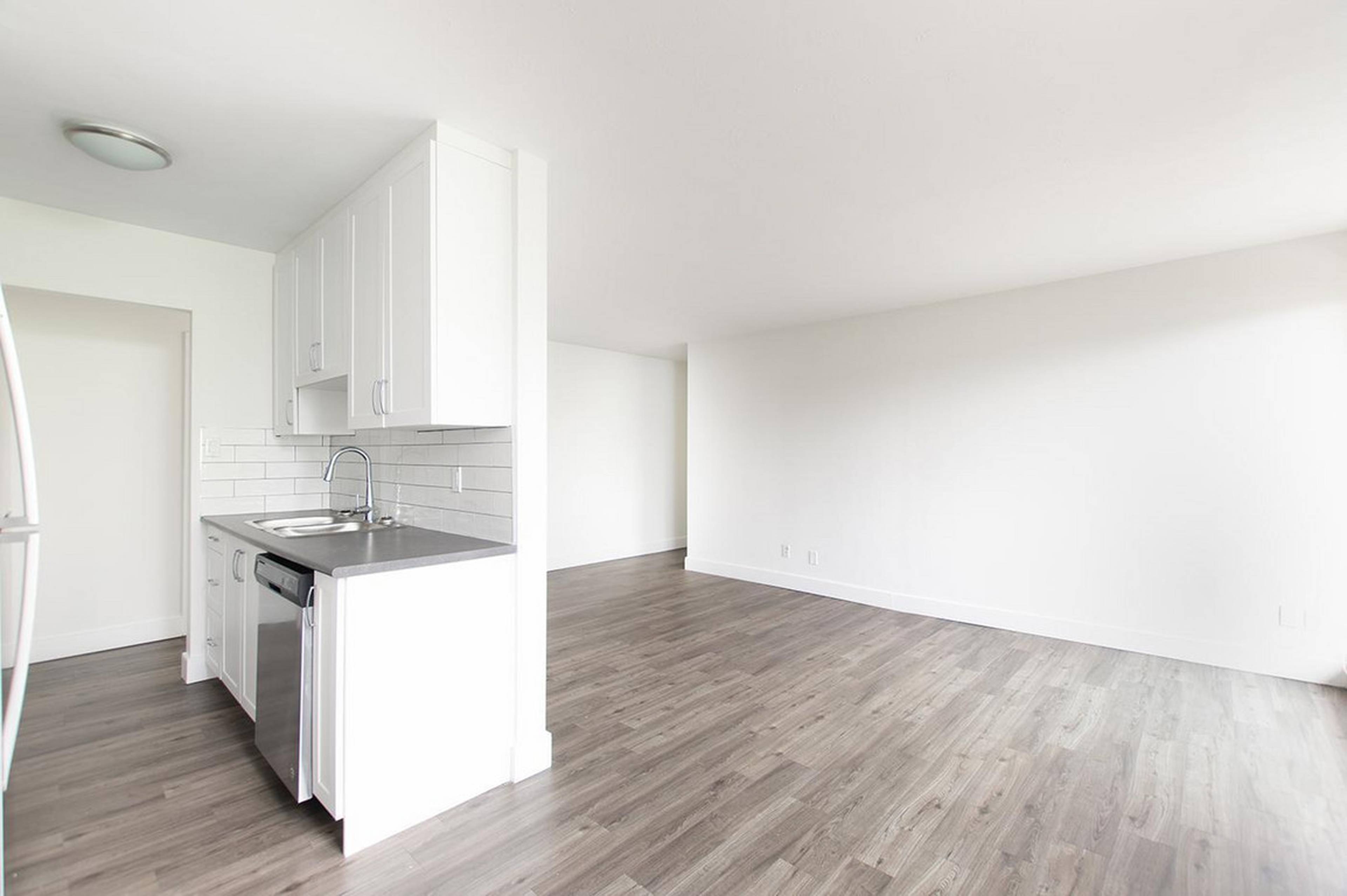 1 室  · 1 卫 for rent $1,733 / 月