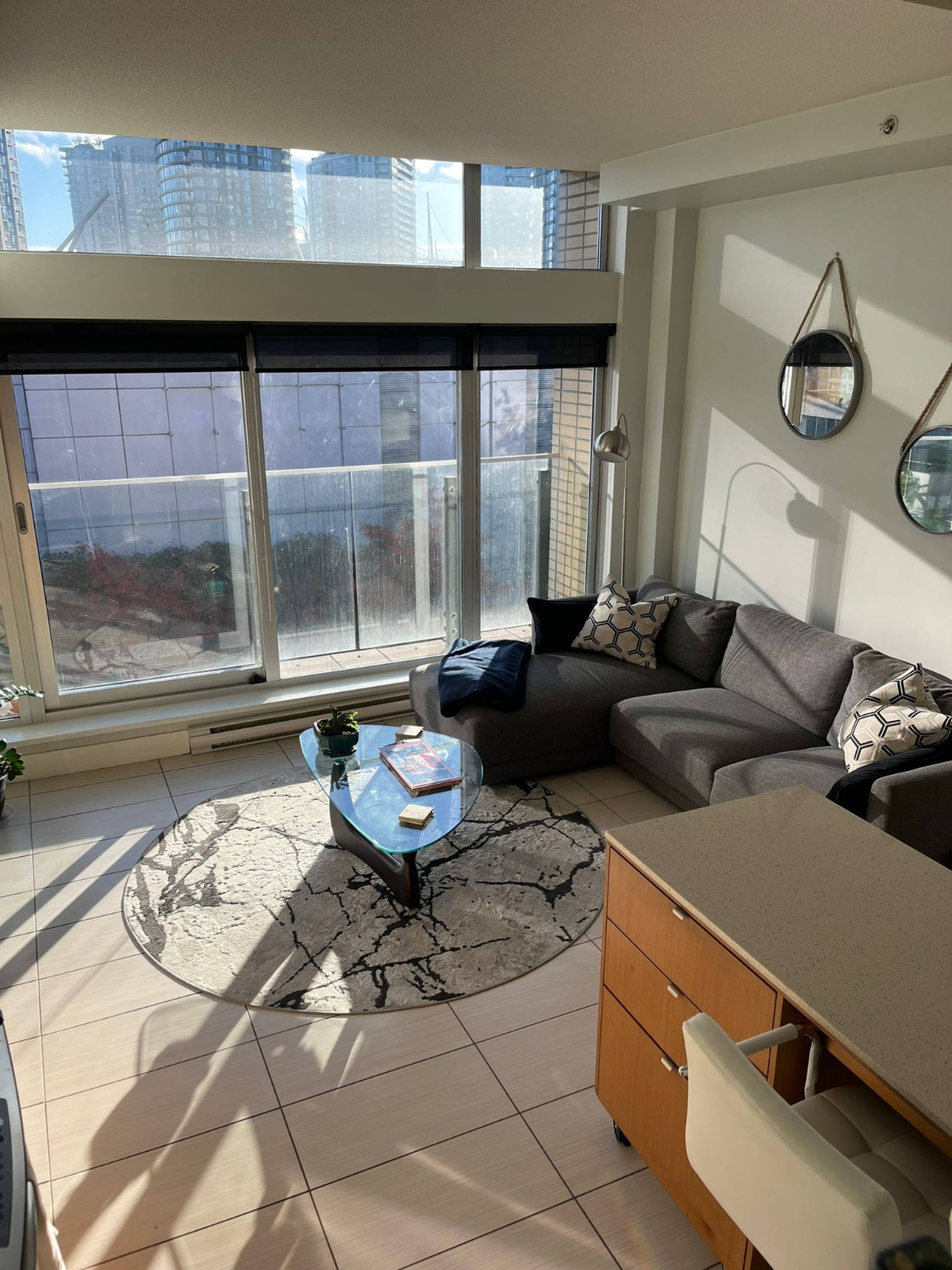 1 室  · 1 卫 for rent $2,700 / 月