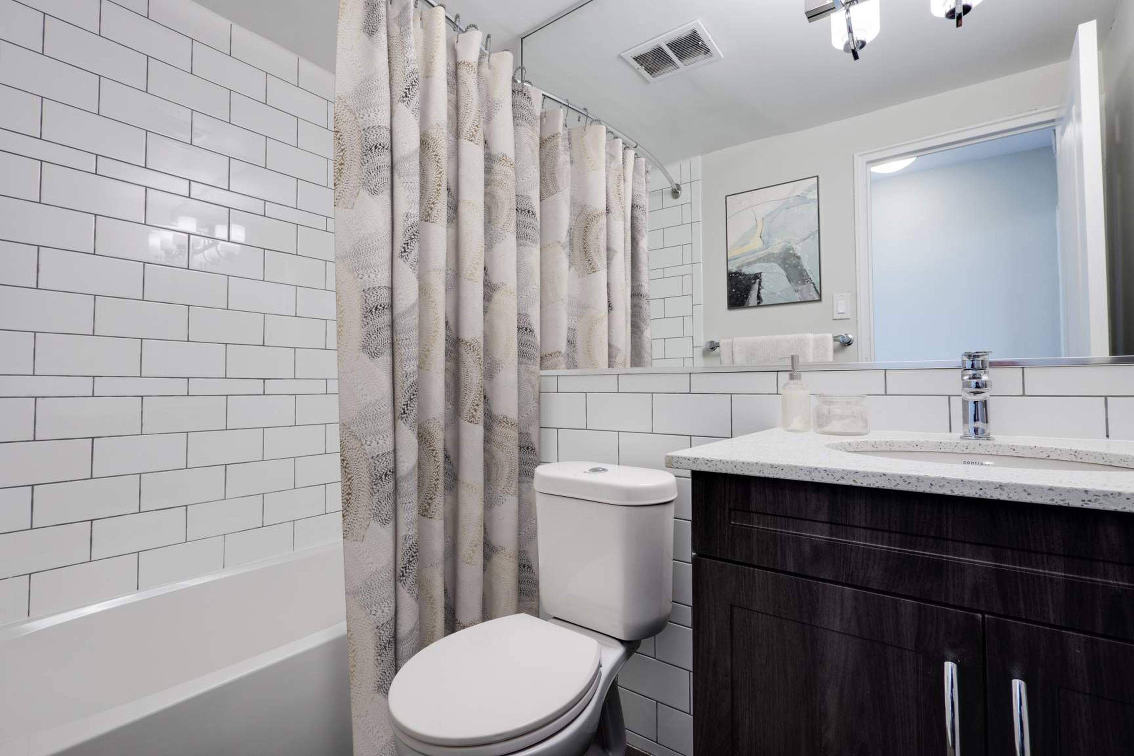 单身公寓  · 1 卫 for rent $1,599 / 月