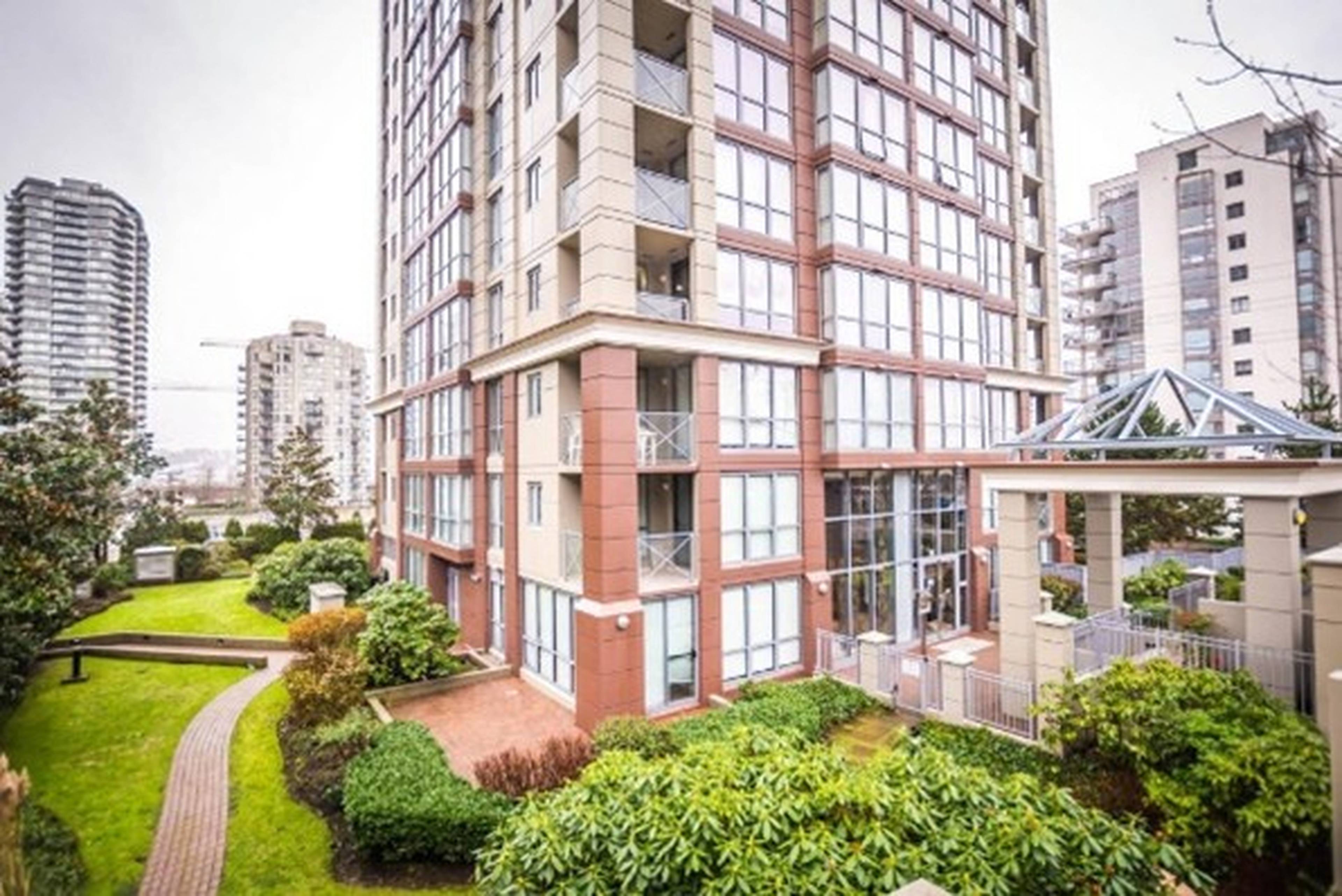 Room for rent $1,050 / month