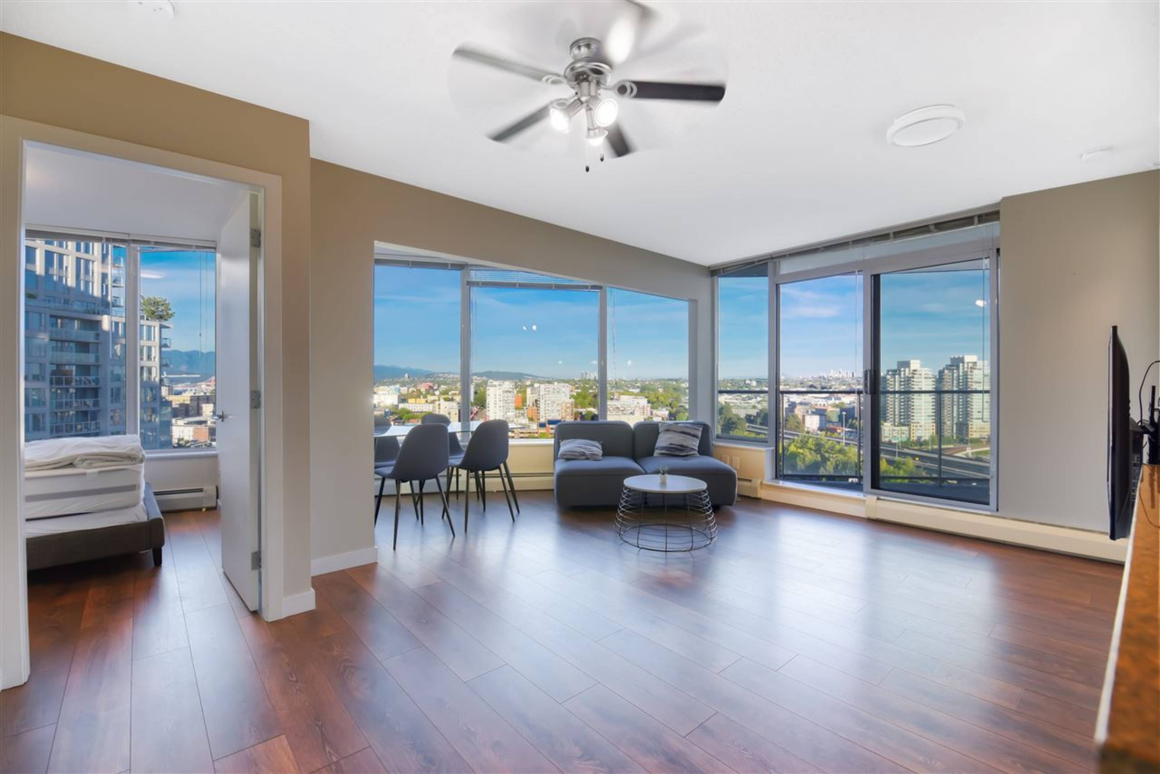 2 室  · 2 卫 for rent $3,250 / 月