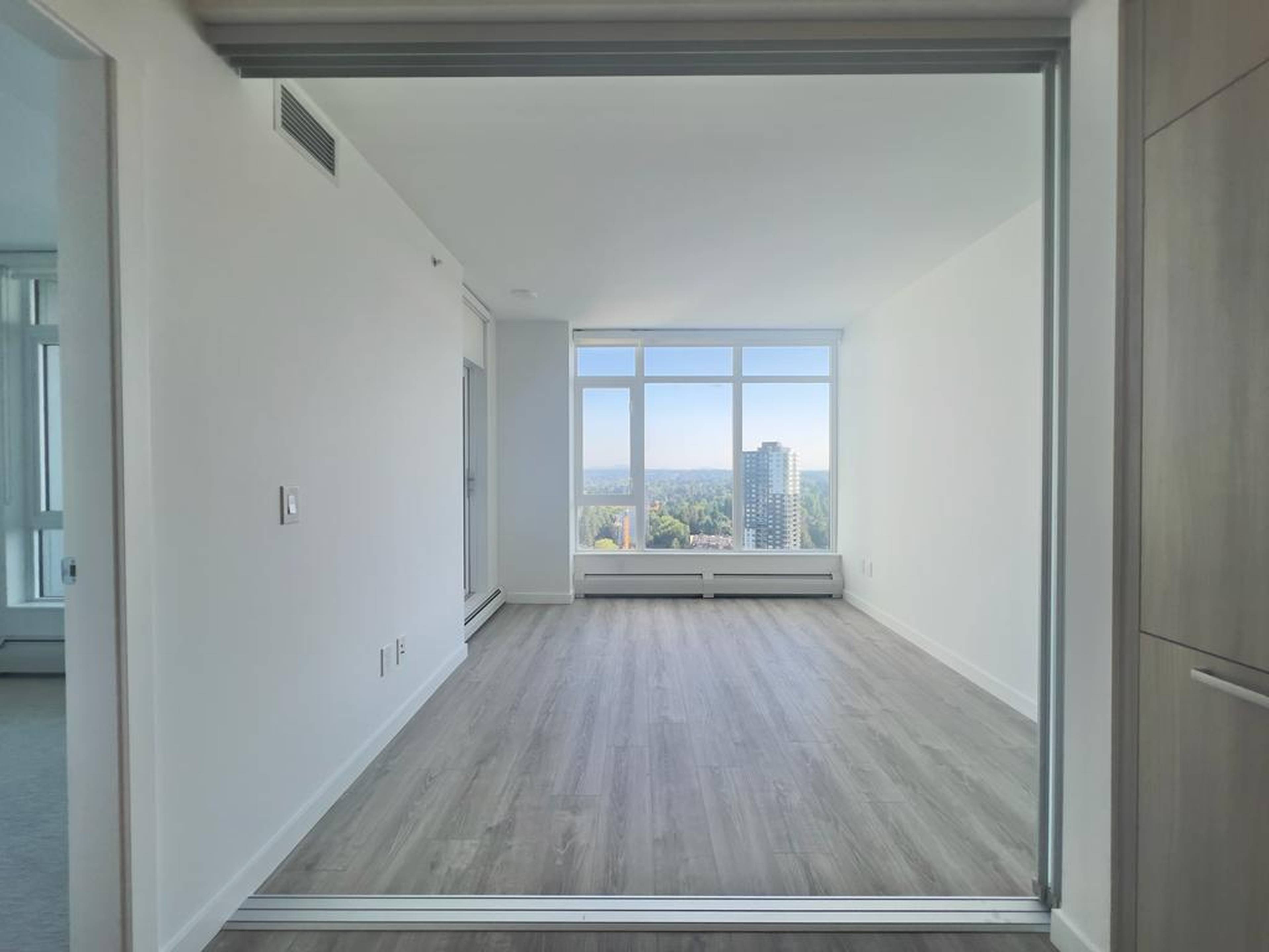 2 ch.  · 1 s. de bains for rent $1,900 / mois