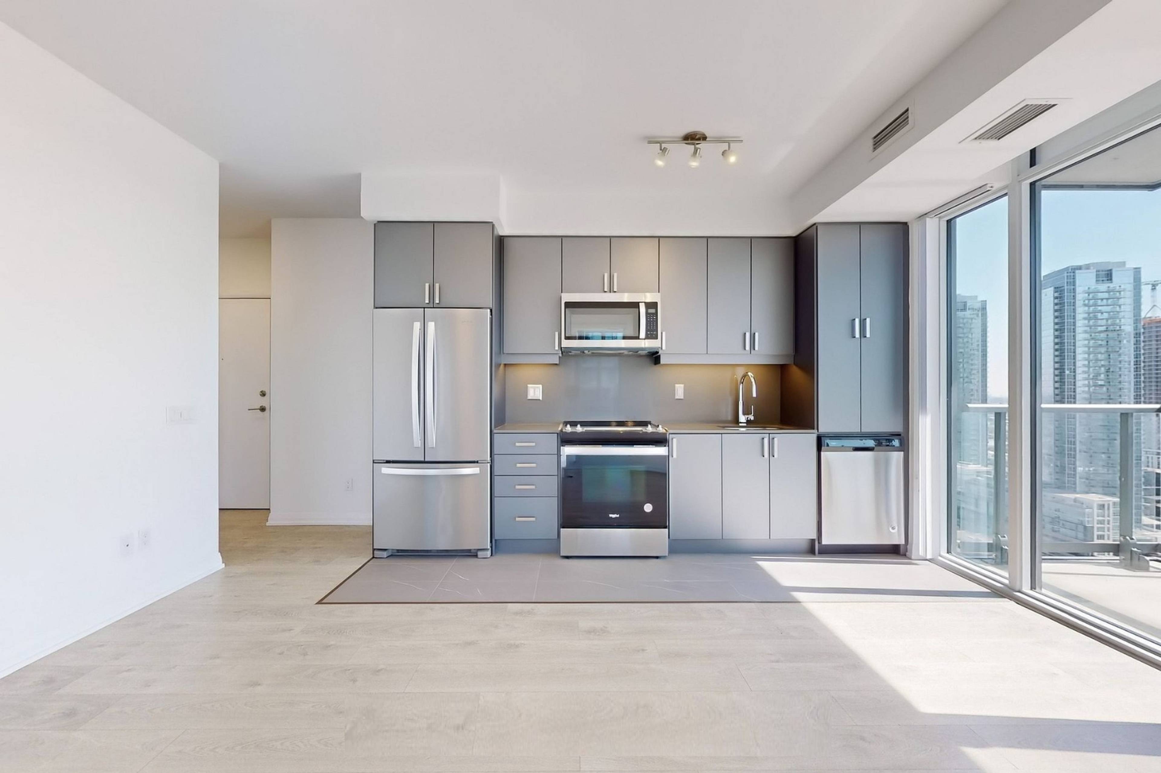 2 ch.  · 2 s. de bains for rent $2,500 / mois