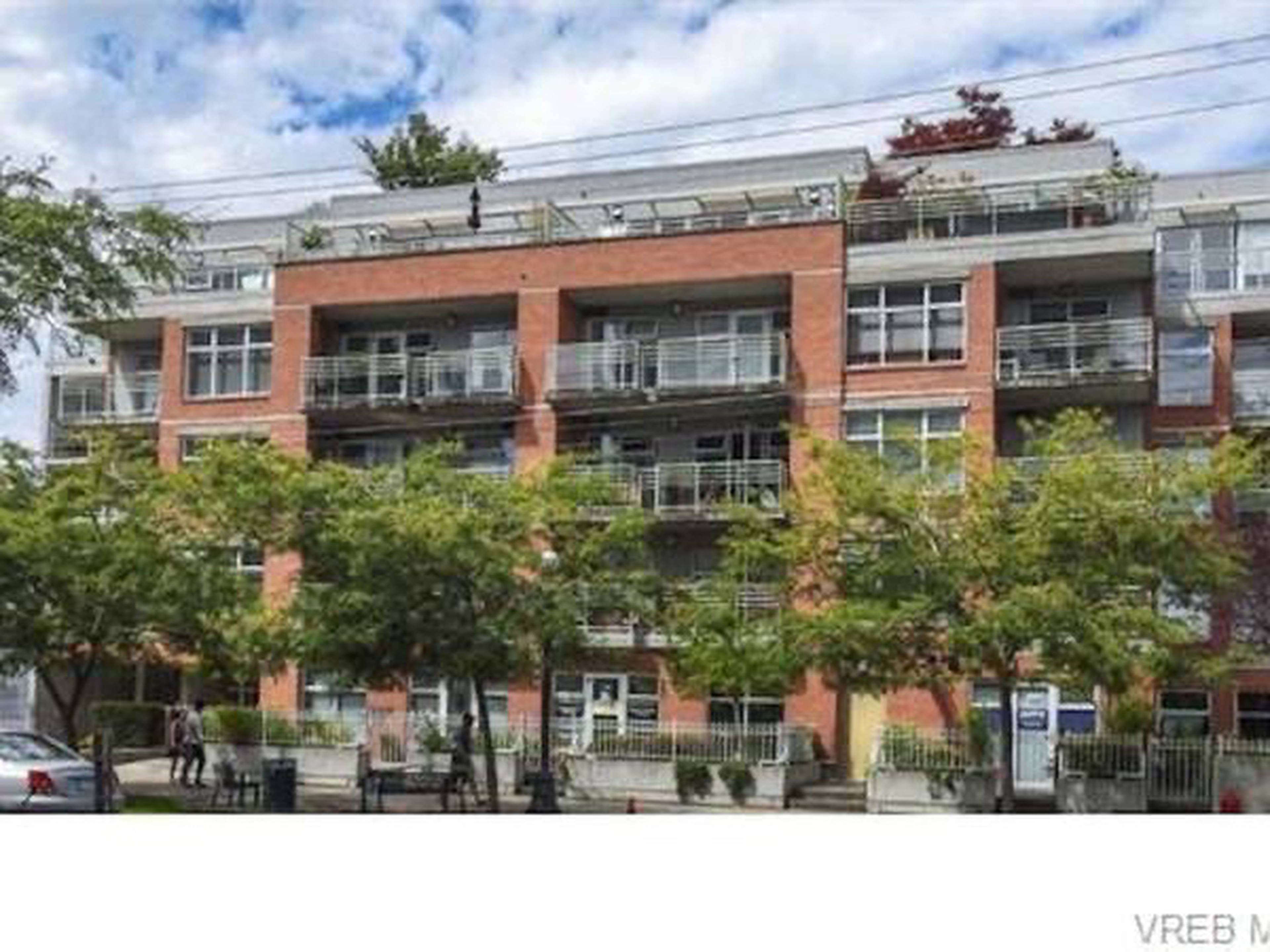 2 ch.  · 1.5 s. de bains for rent $3,300 / mois