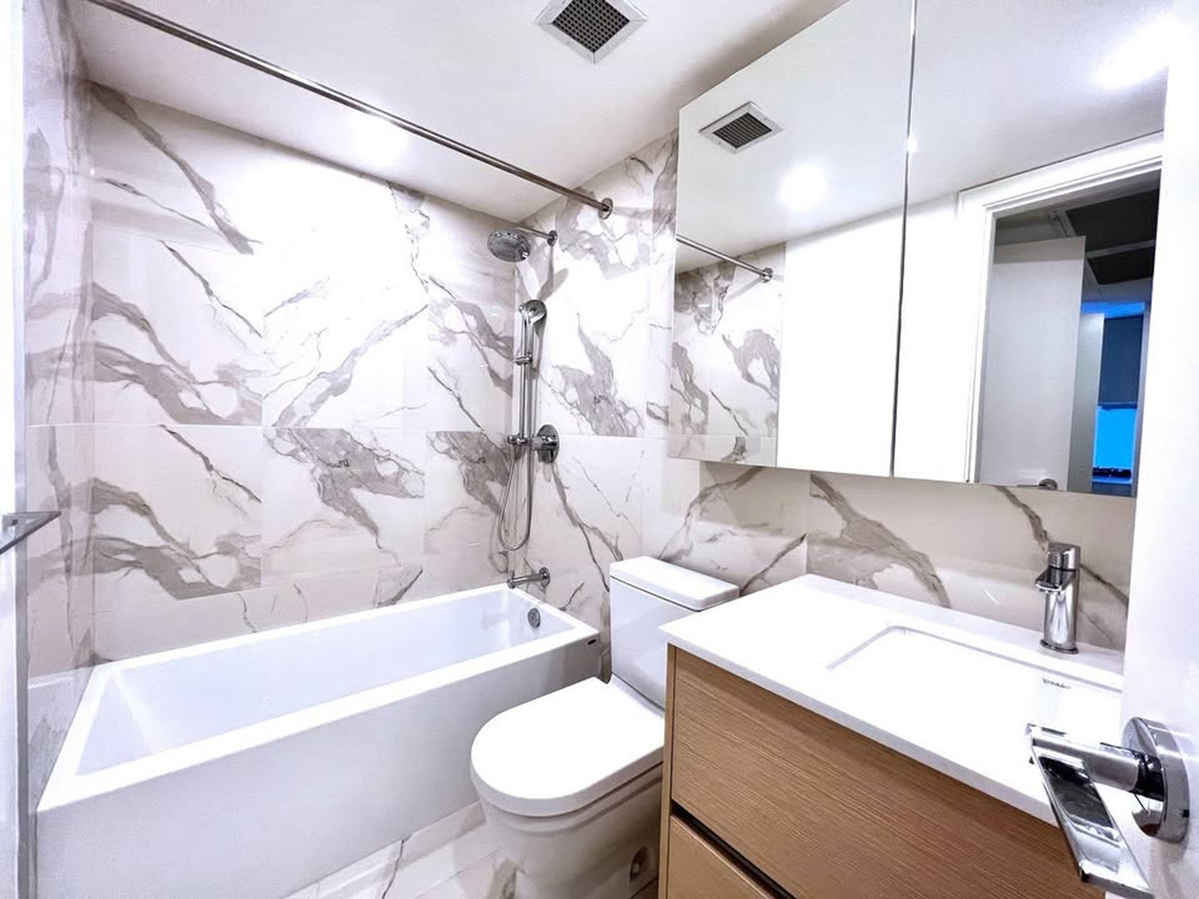 2 室  · 2 卫 for rent $3,900 / 月