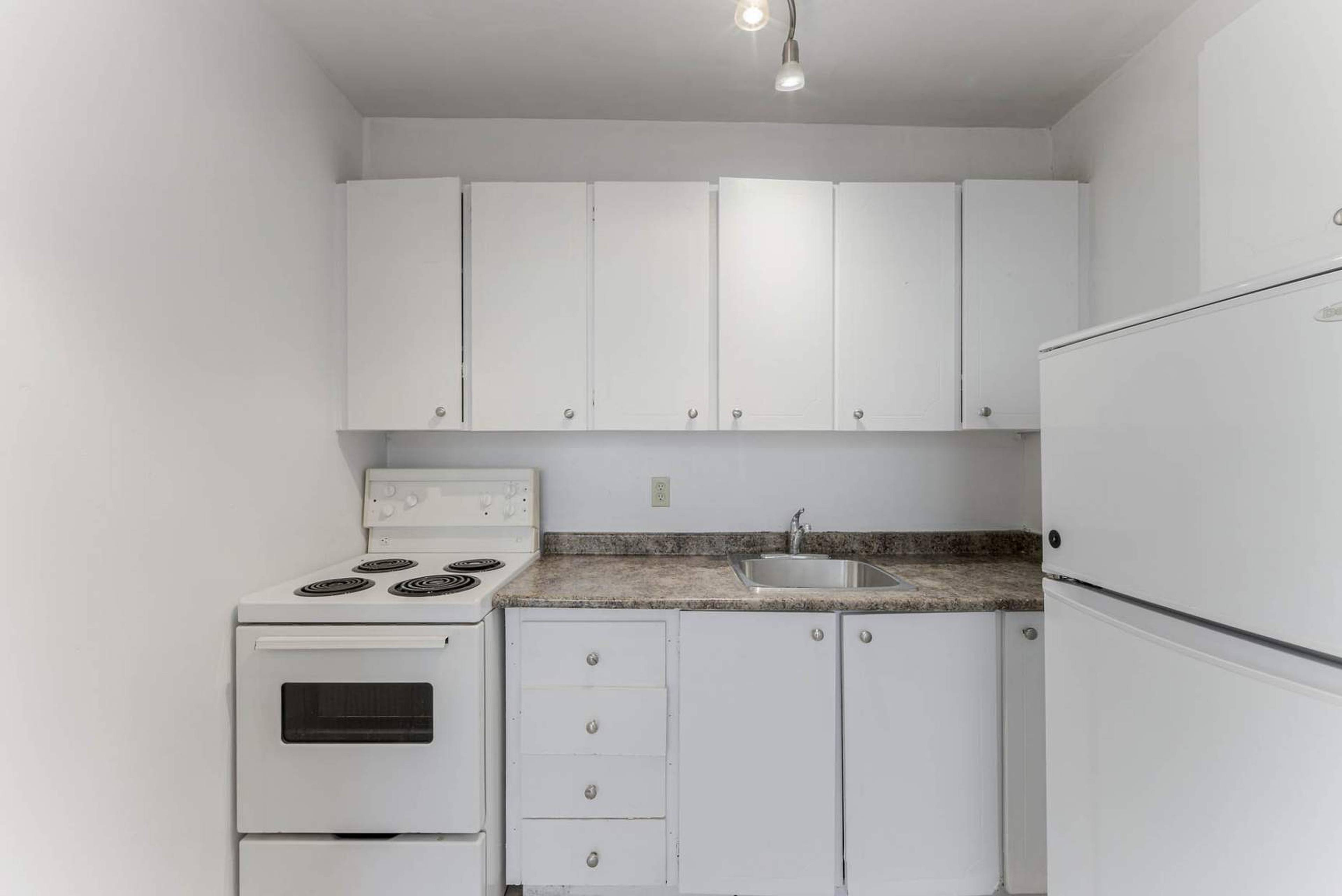 1 室  · 1 卫 for rent $1,699+ / 月