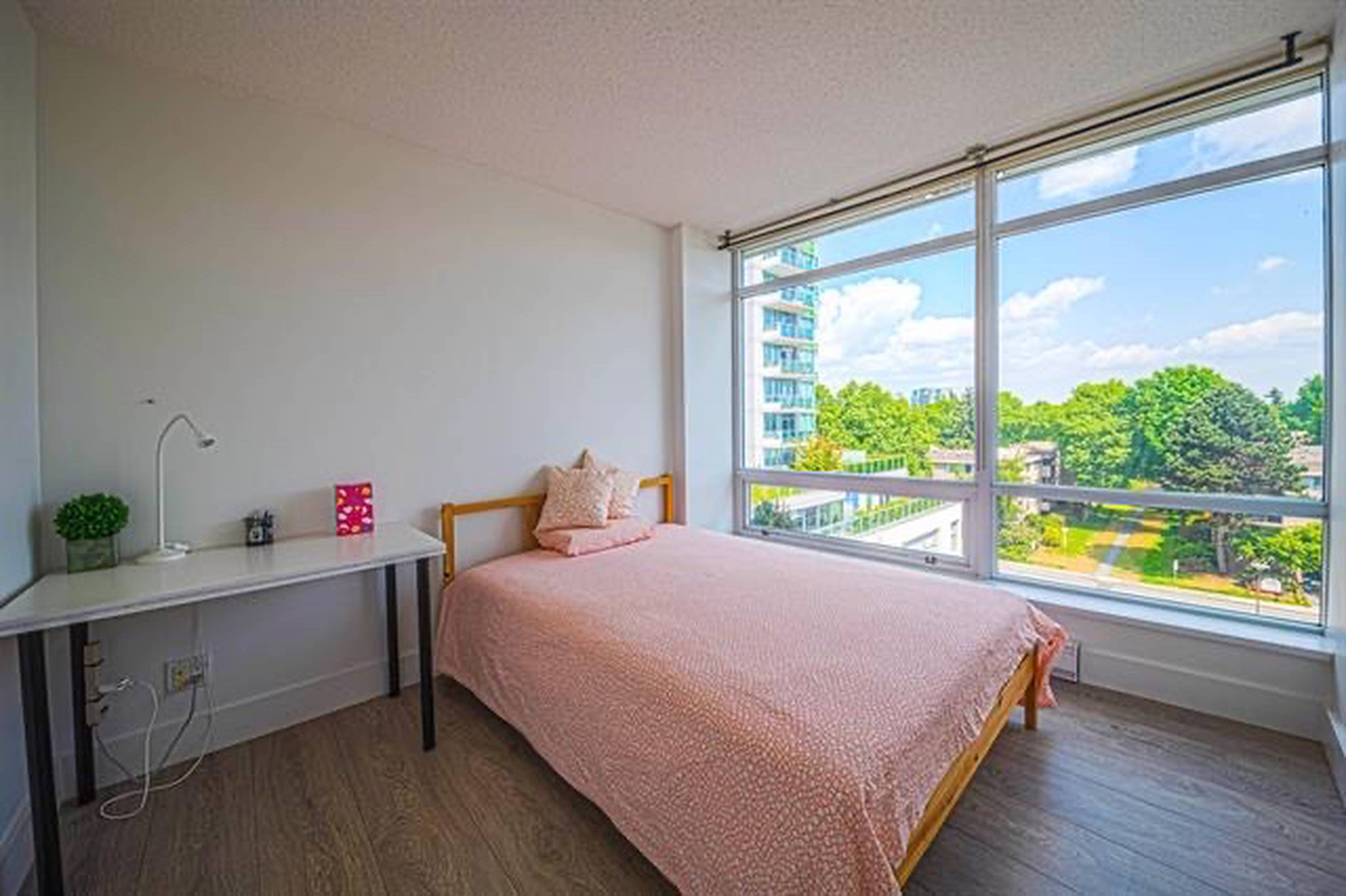 Room for rent $1,250 / month