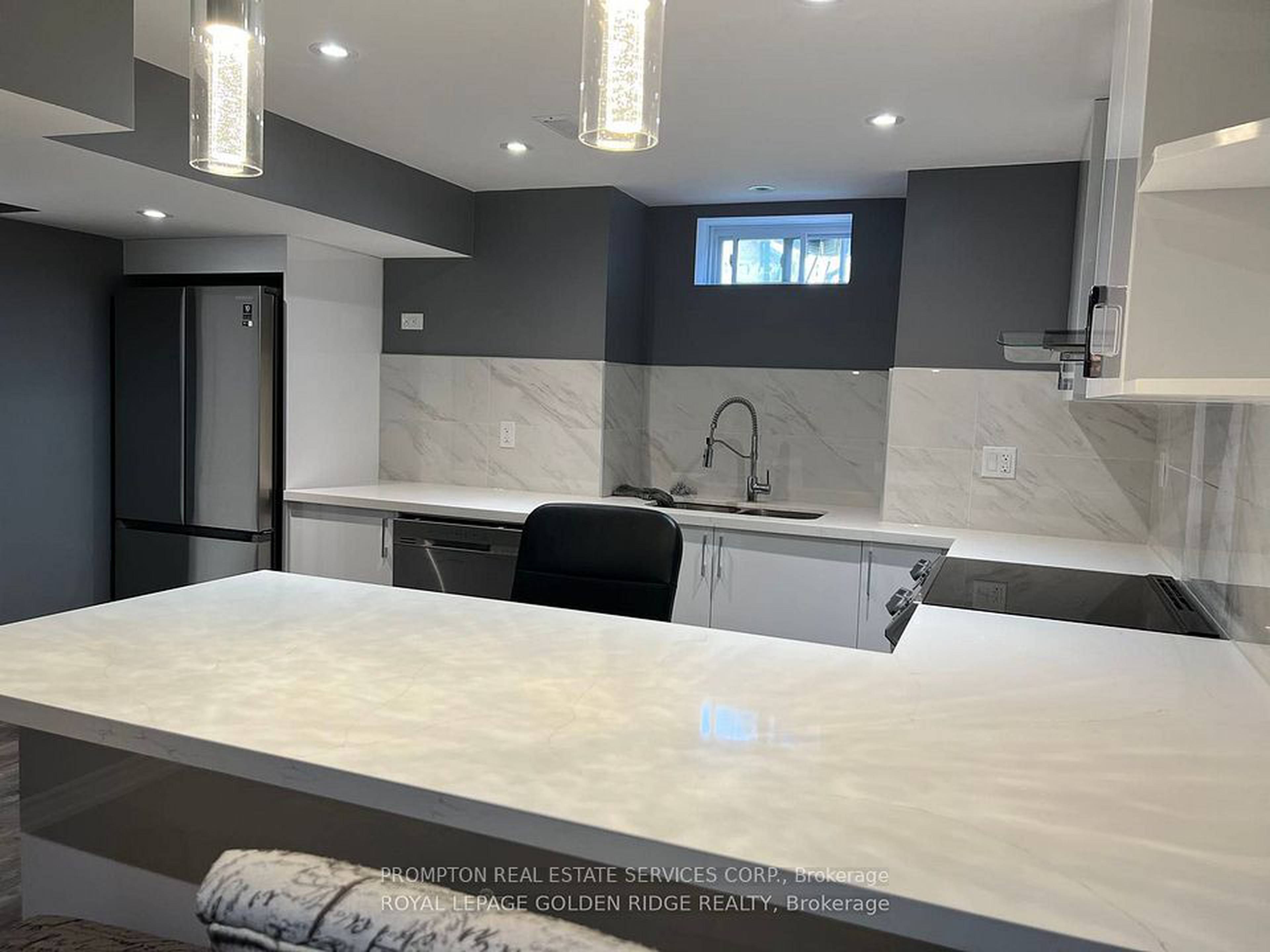 2 室  · 1 卫 for rent $2,100 / 月