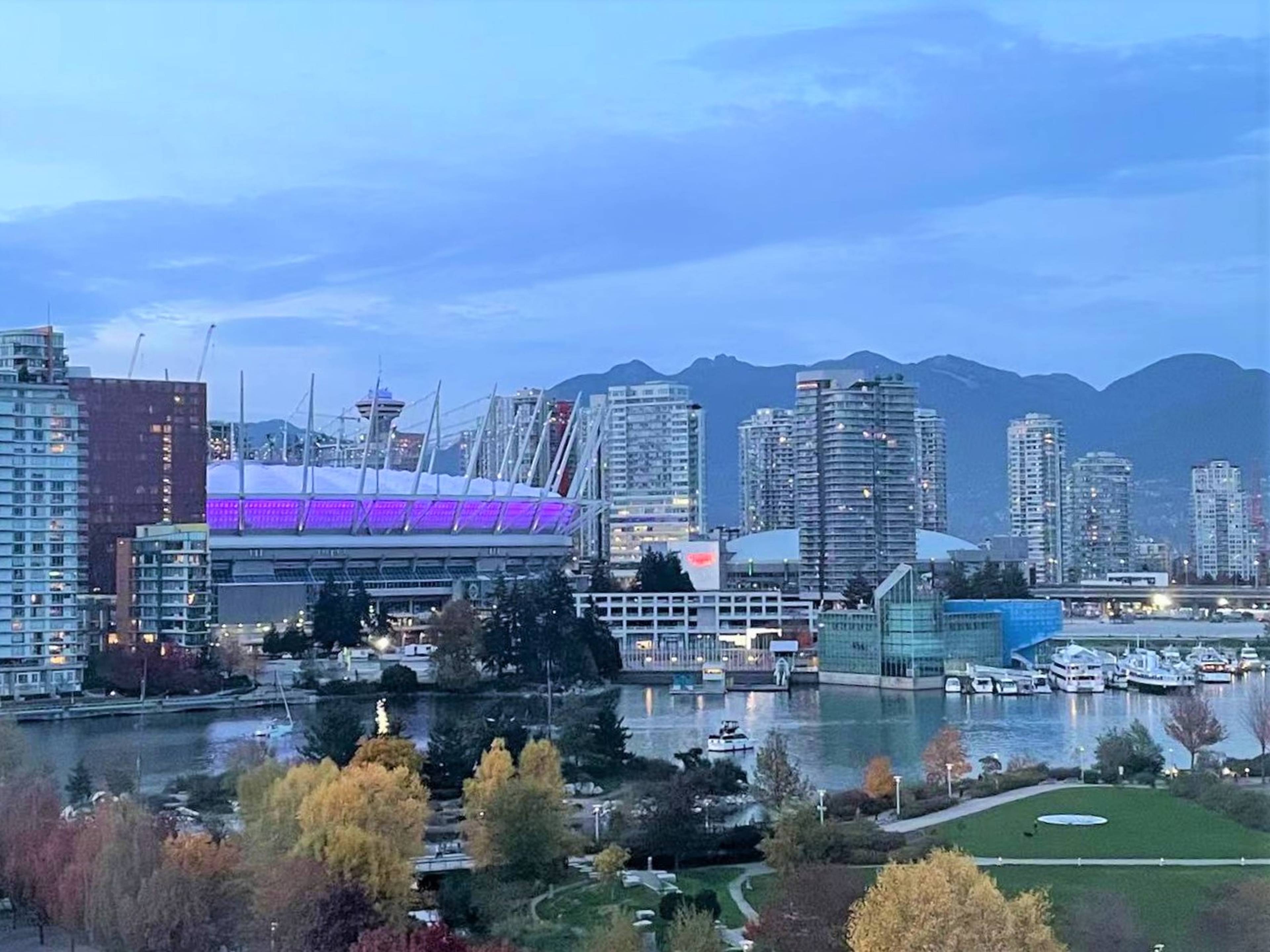 1 ch.  · 1 s. de bains for rent $2,800 / mois