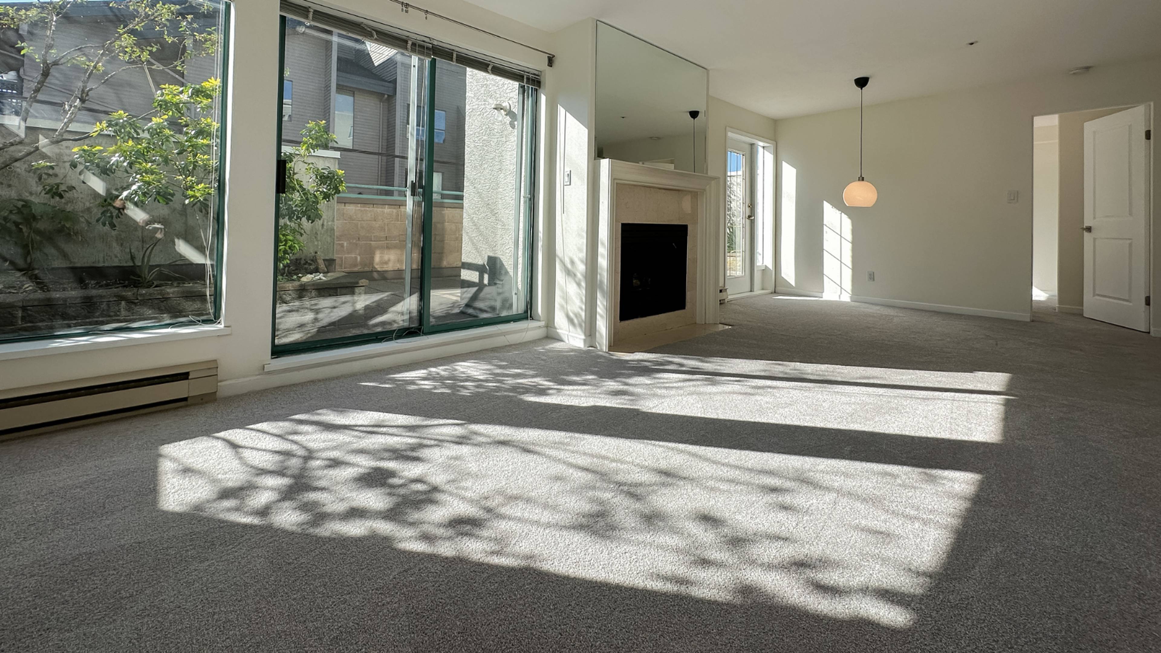 2 ch.  · 1 s. de bains for rent $2,900 / mois