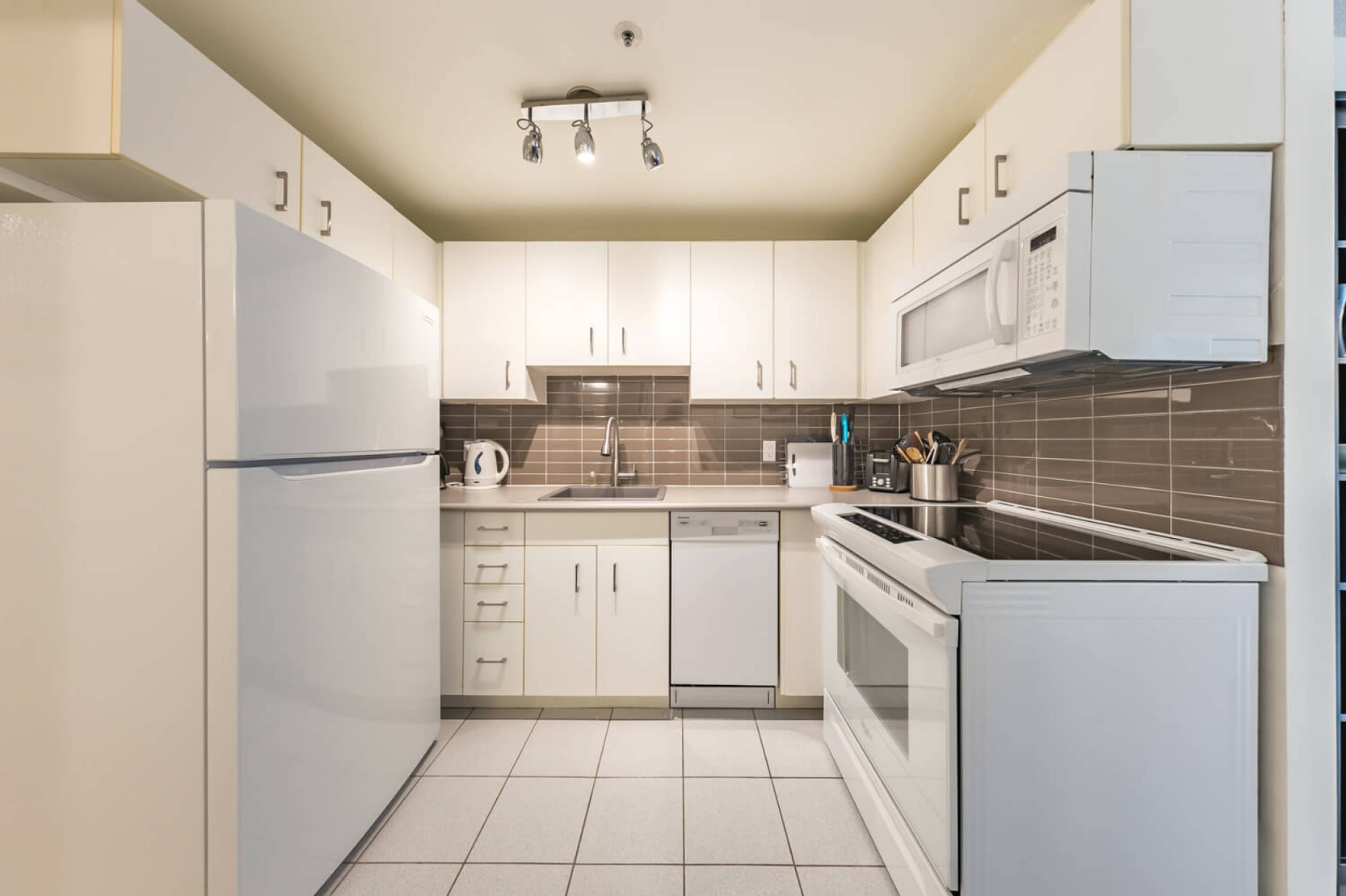 D32 588 Broughton St, Vancouver, BC 1 Bedroom Apartment for Rent liv.rent