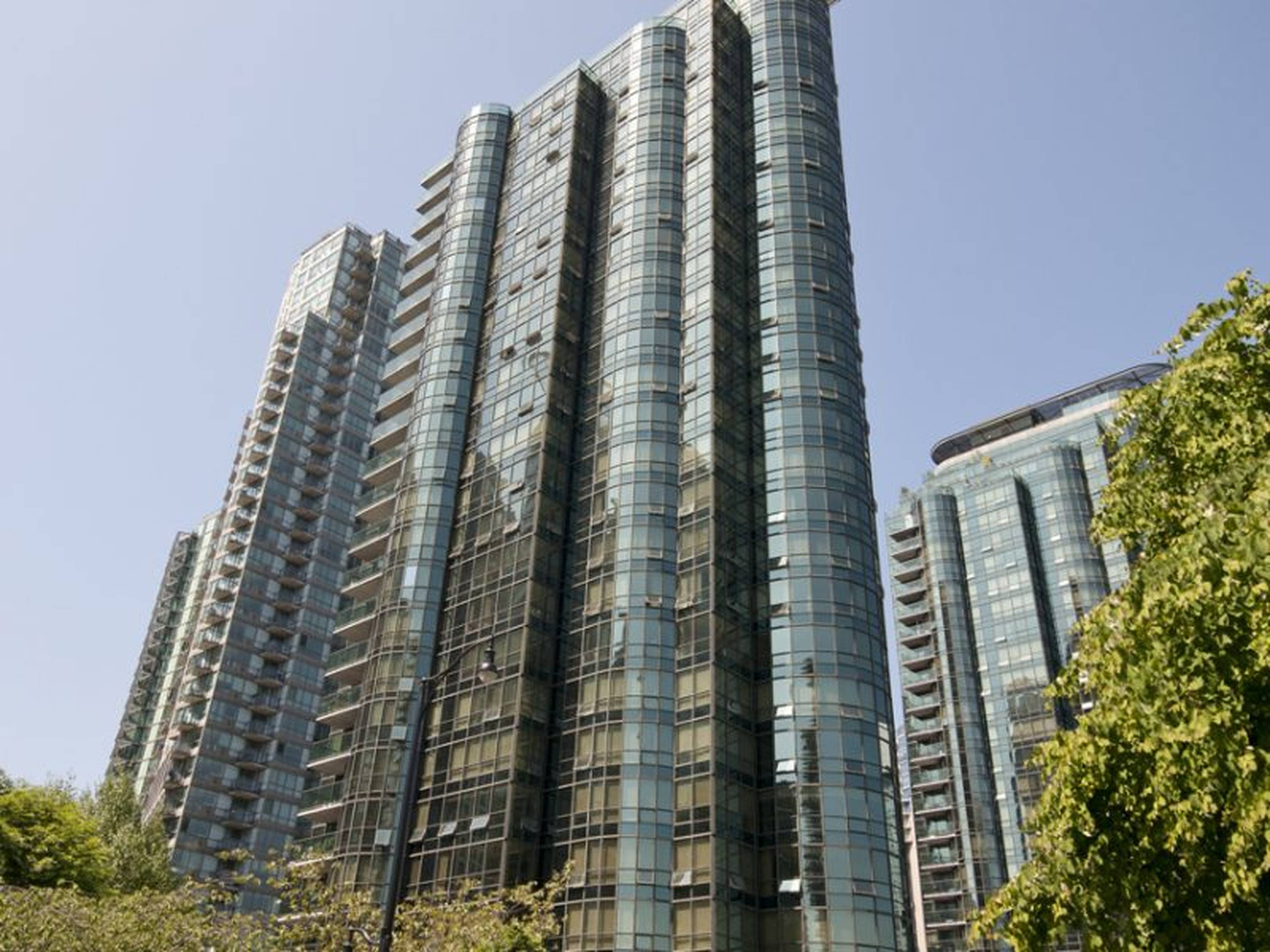 1 室  · 1 卫 for rent $3,600 / 月