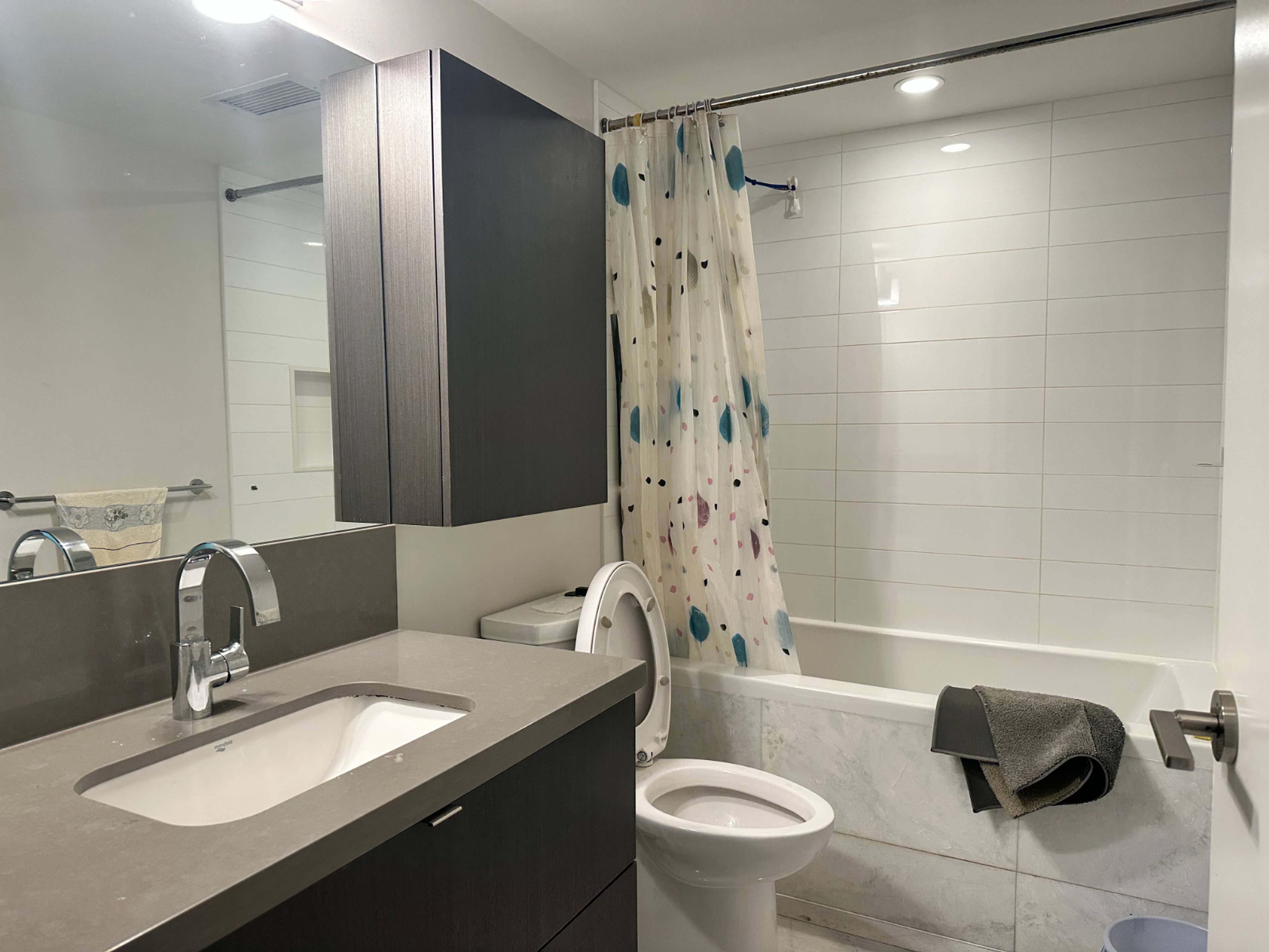 2 ch.  · 2 s. de bains for rent $3,150 / mois