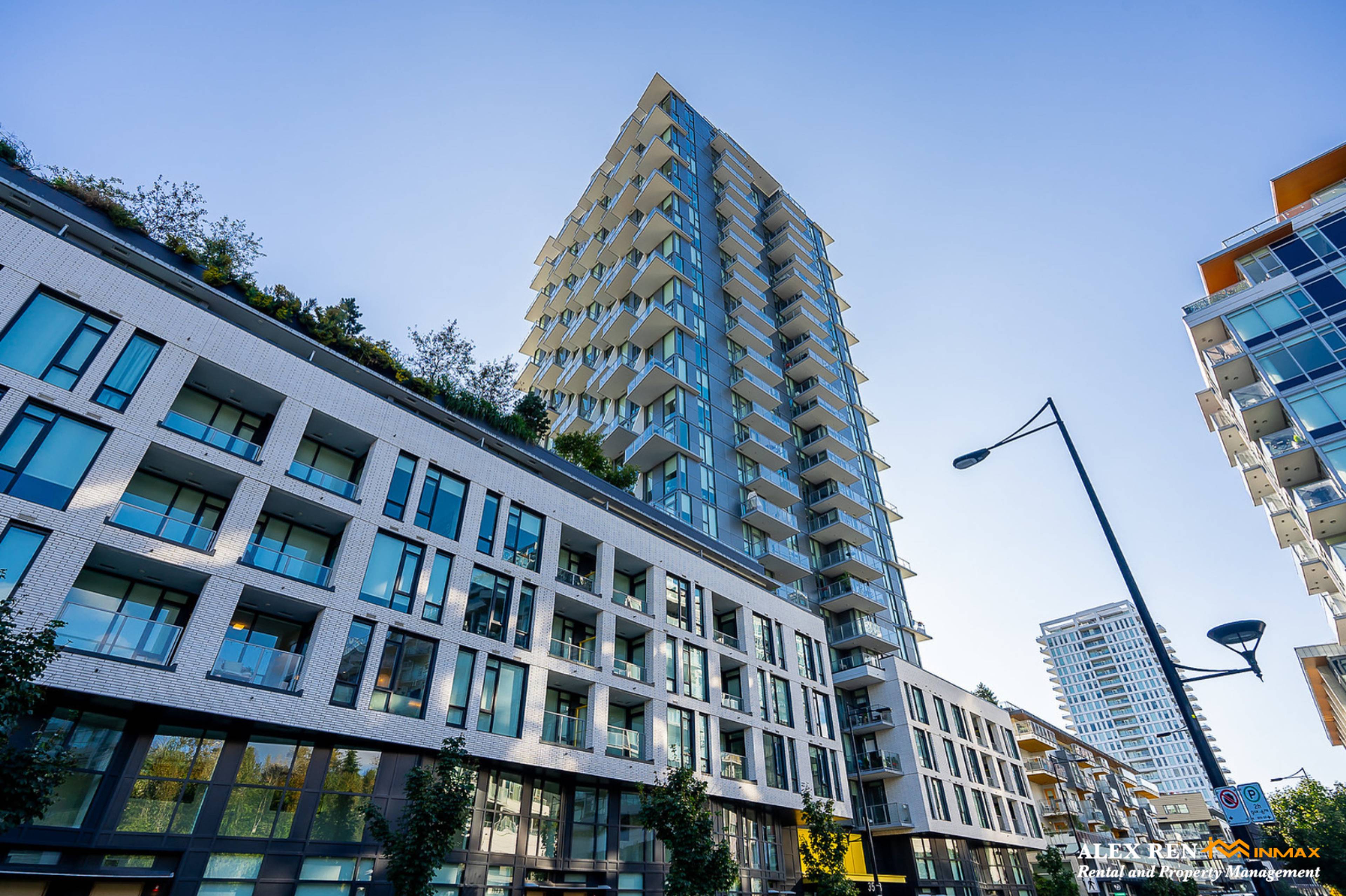 2 ch.  · 2 s. de bains for rent $2,780 / mois