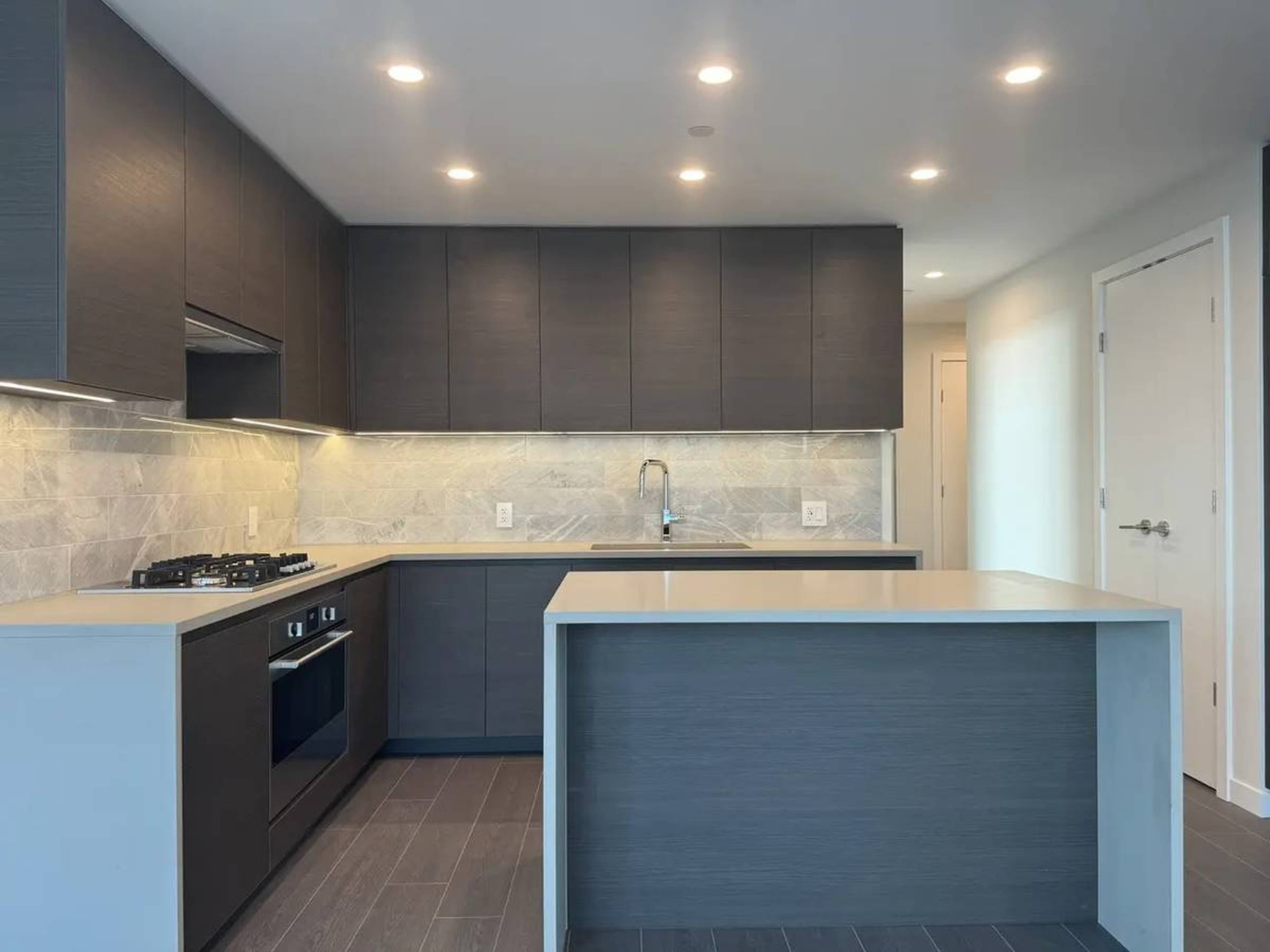 2 室  · 2 卫 for rent $3,500 / 月