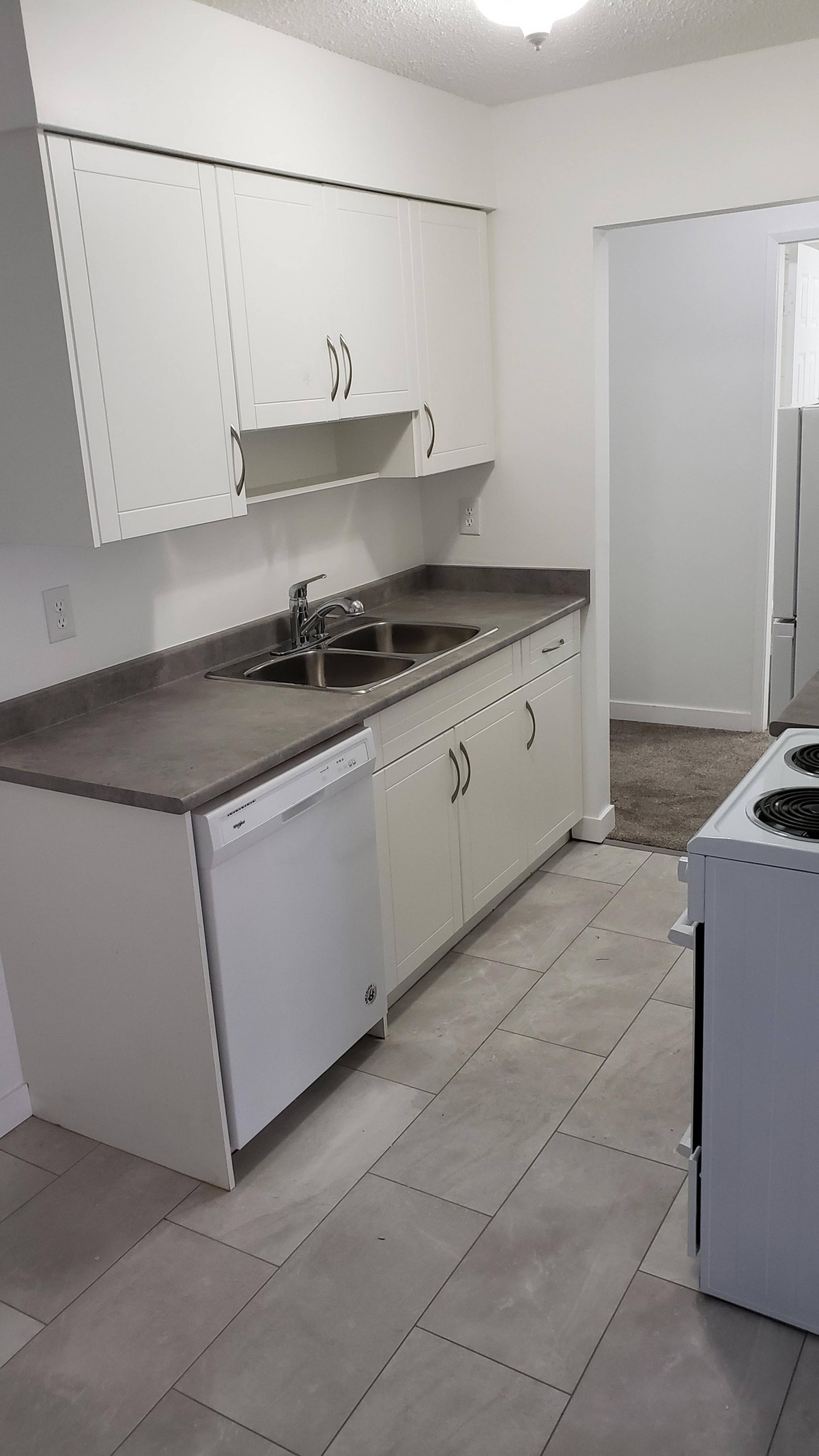 1 ch.  · 1 s. de bains for rent $1,725+ / mois