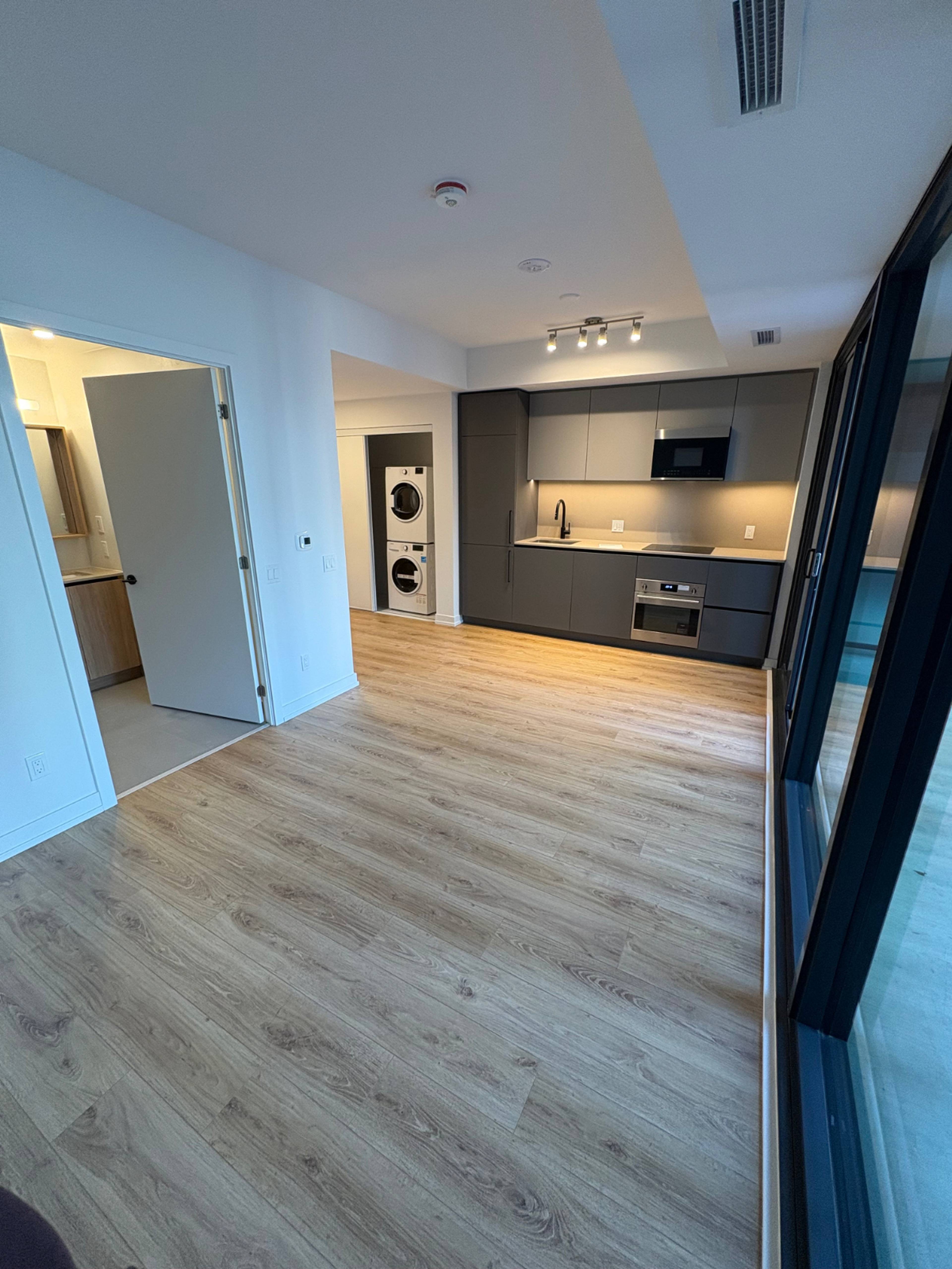 单身公寓  · 1 卫 for rent $1,995 / 月