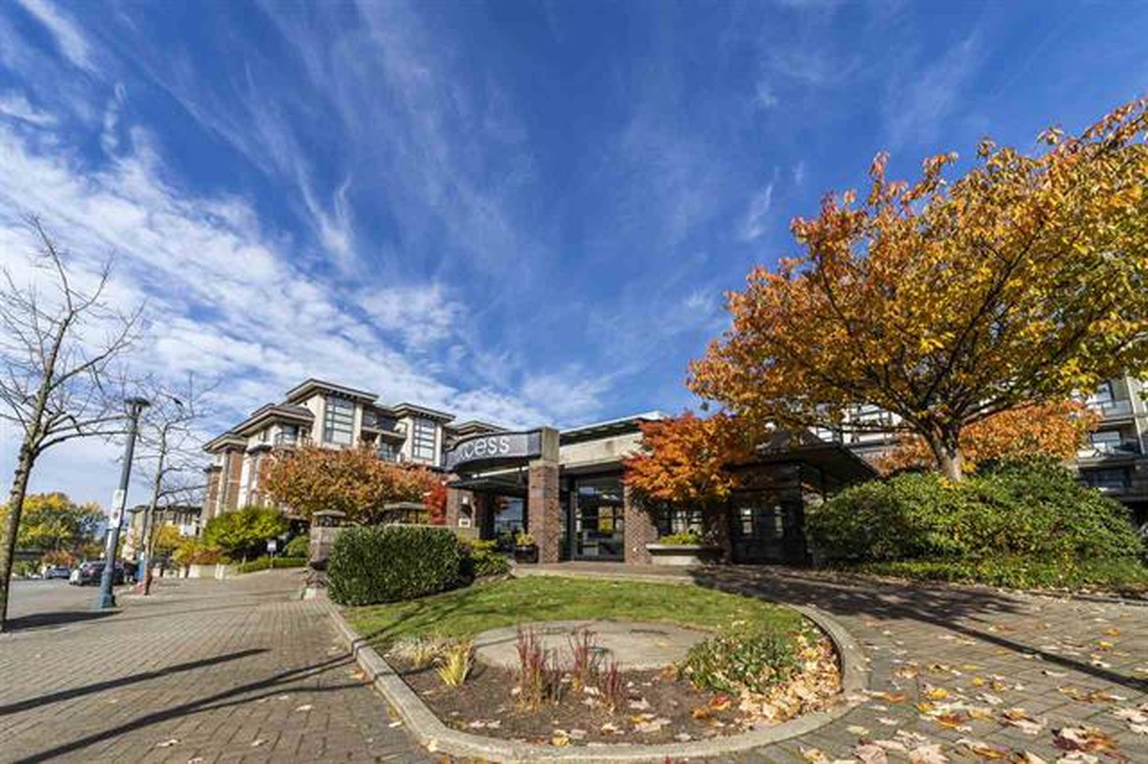 2 ch.  · 2 s. de bains for rent $2,200 / mois