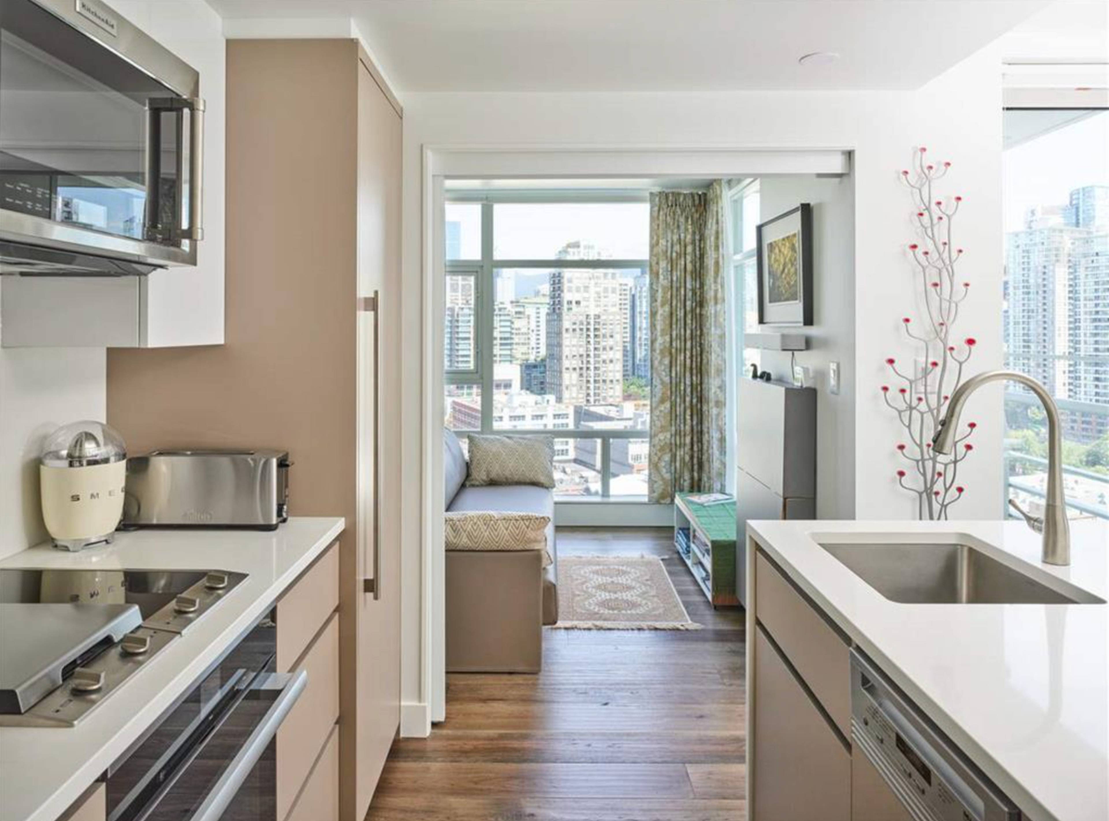 1 ch.  · 1 s. de bains for rent $3,300 / mois