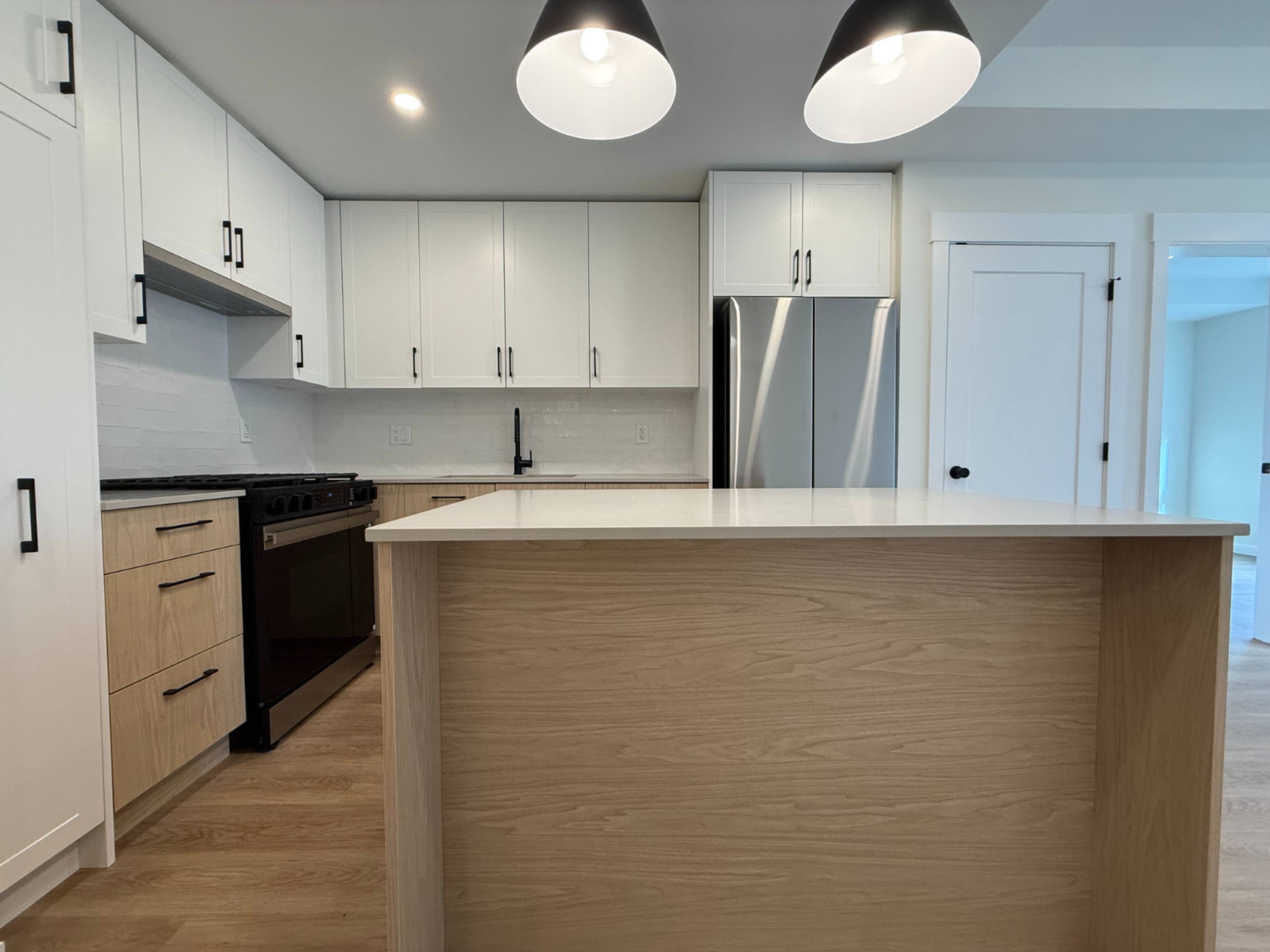 2 ch.  · 2 s. de bains for rent $2,250 / mois