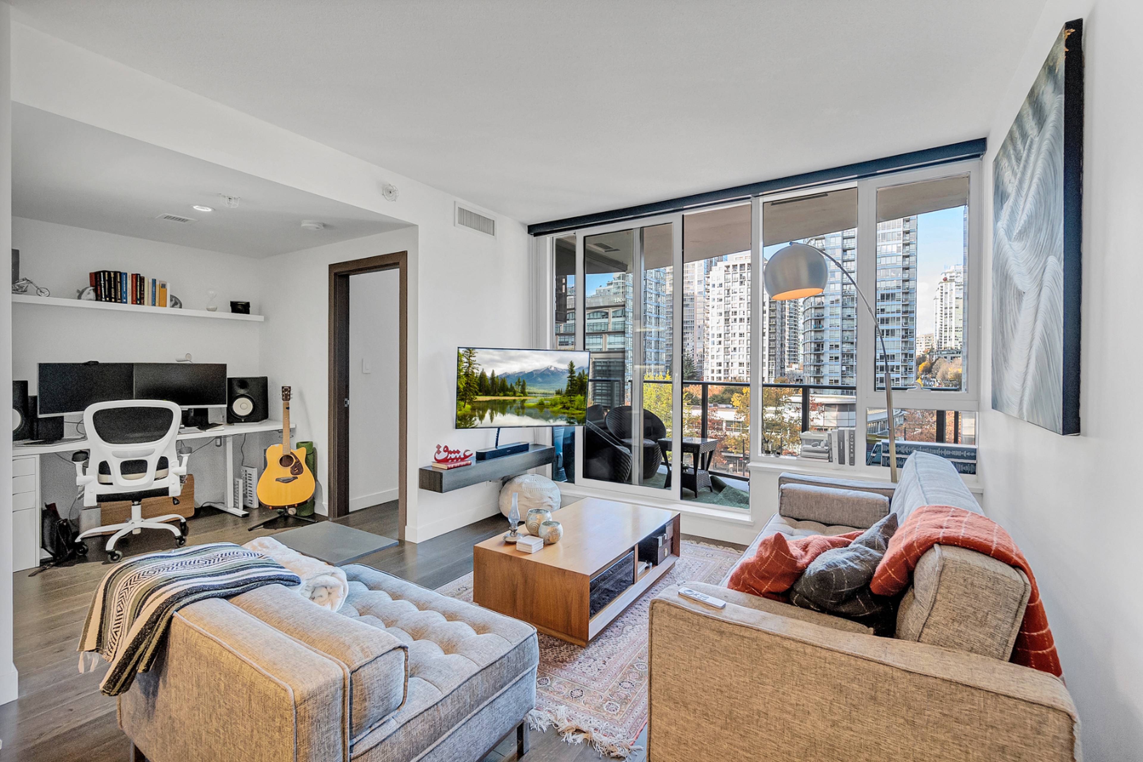 1 ch.  · 1 s. de bains for rent $3,400 / mois