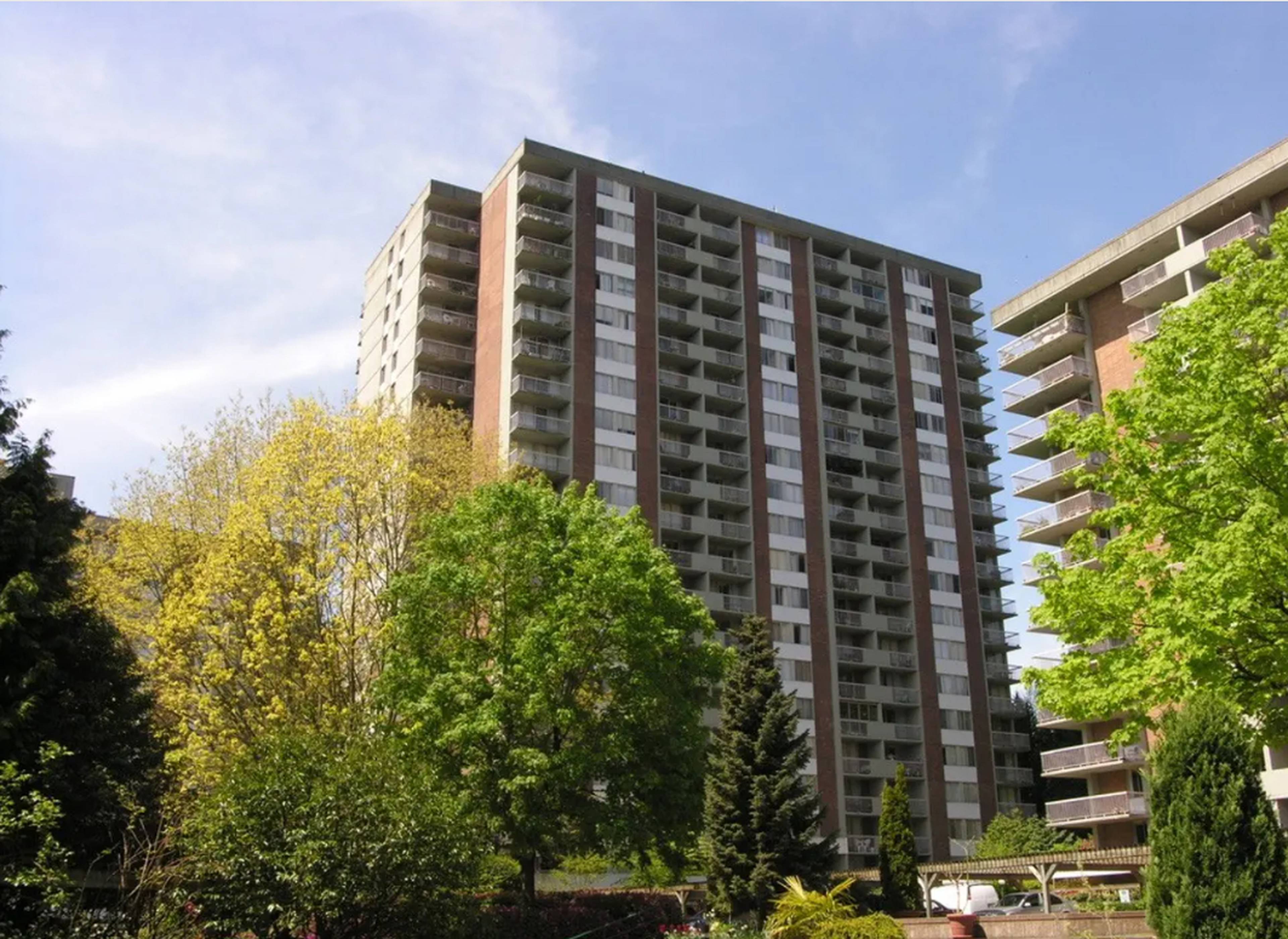 2 ch.  · 1 s. de bains for rent $2,695 / mois