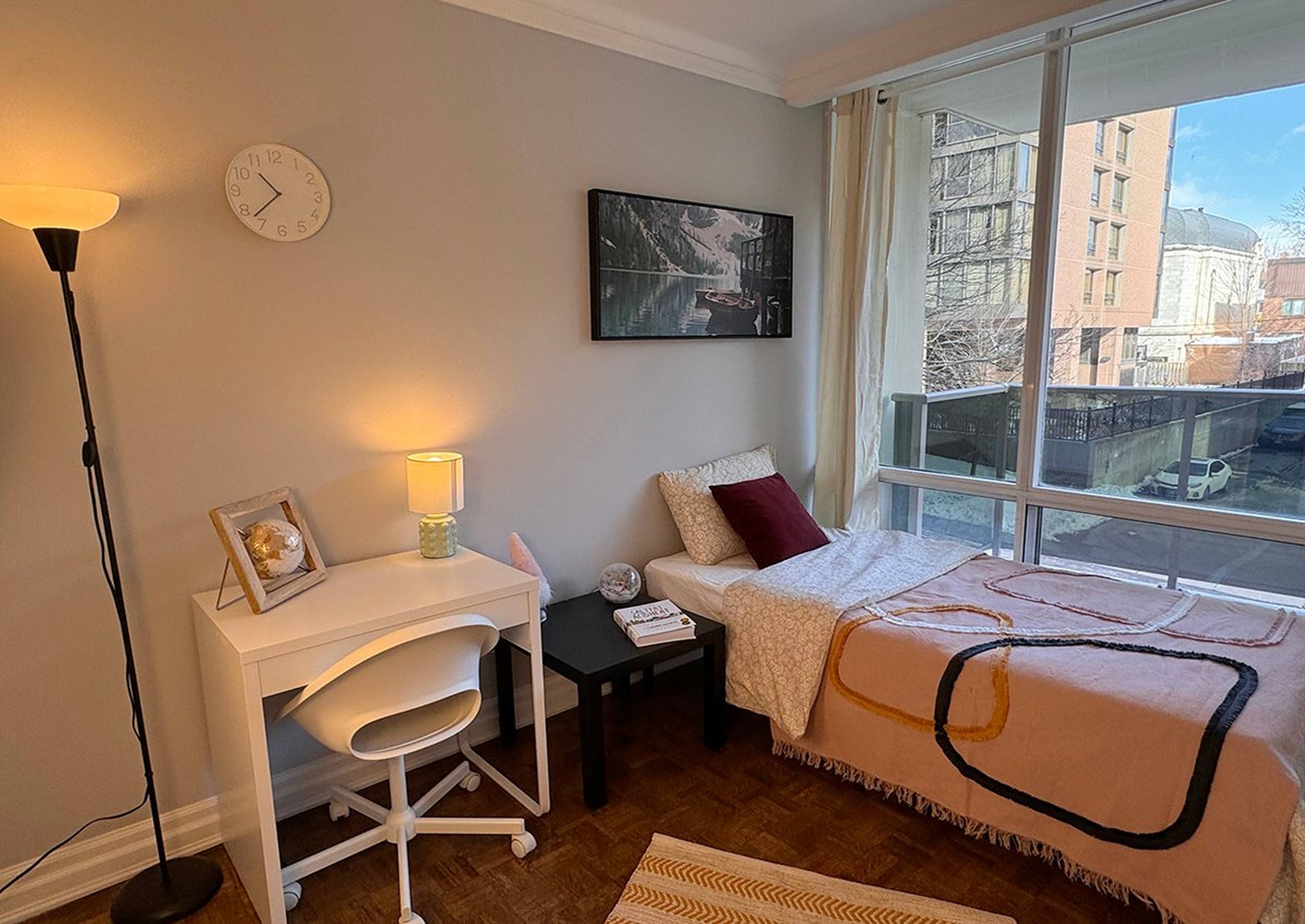 Room for rent $800 / month