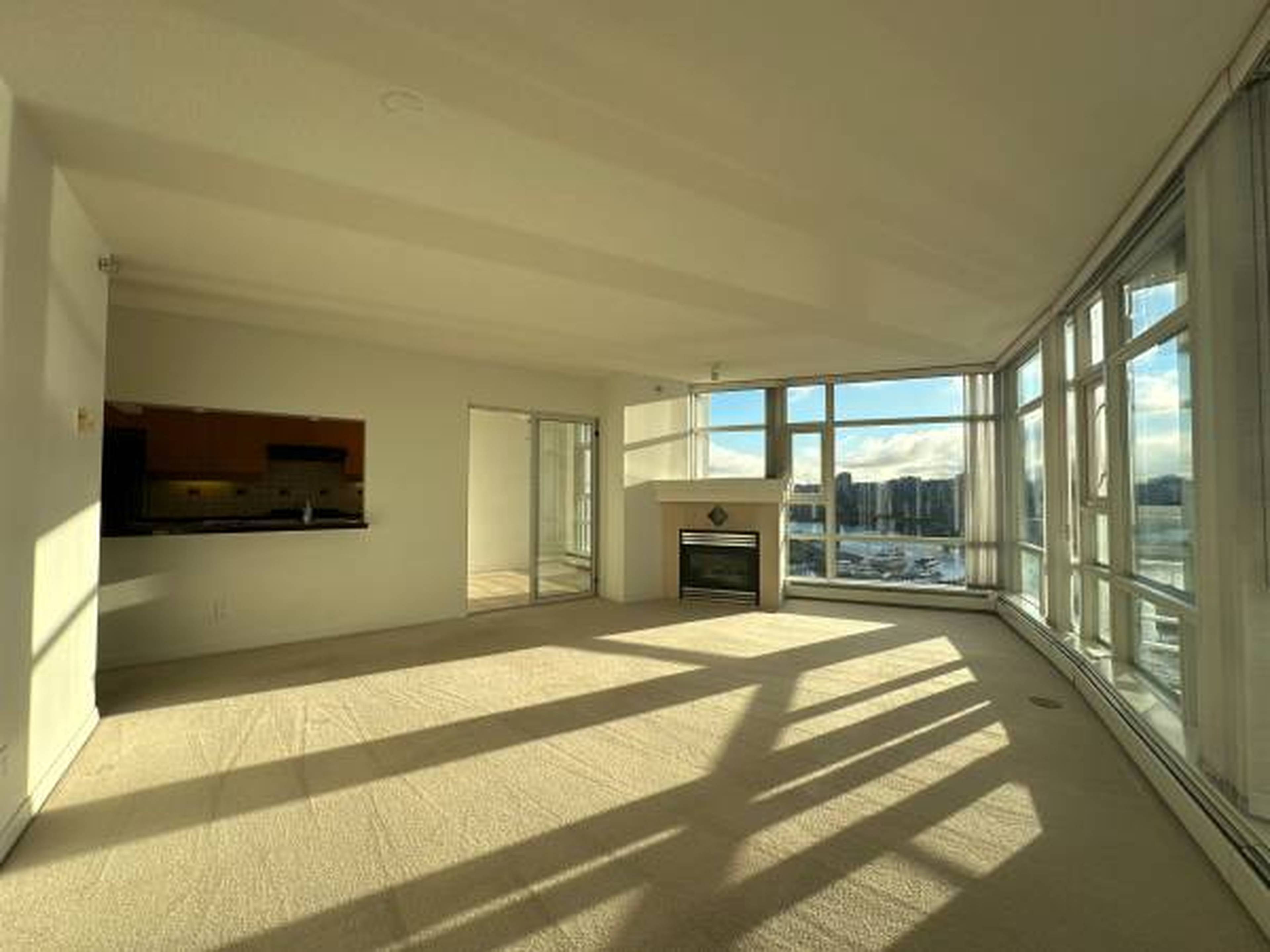 3 室  · 2 卫 for rent $4,700 / 月