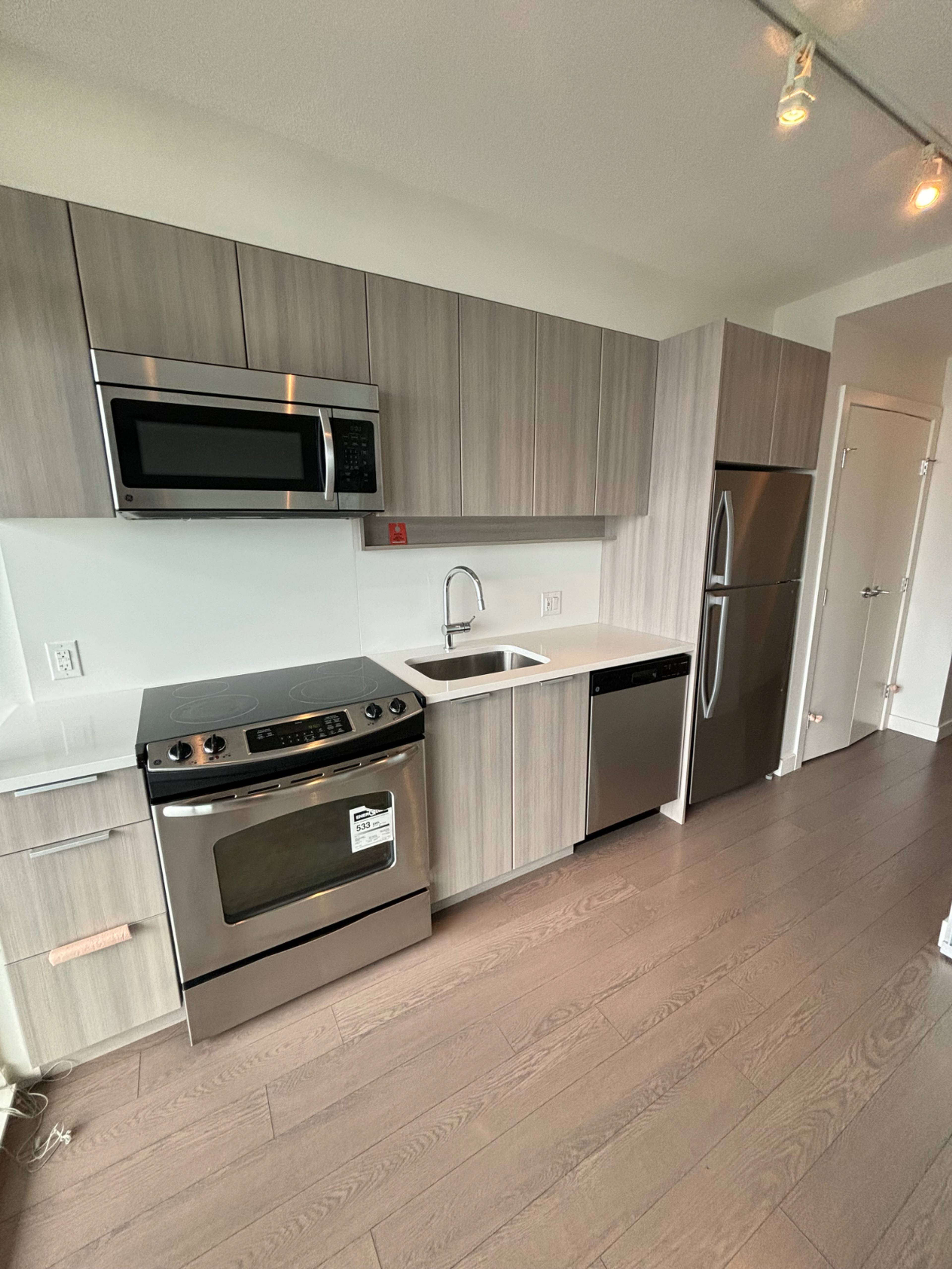 1 室  · 1 卫 for rent $1,600 / 月