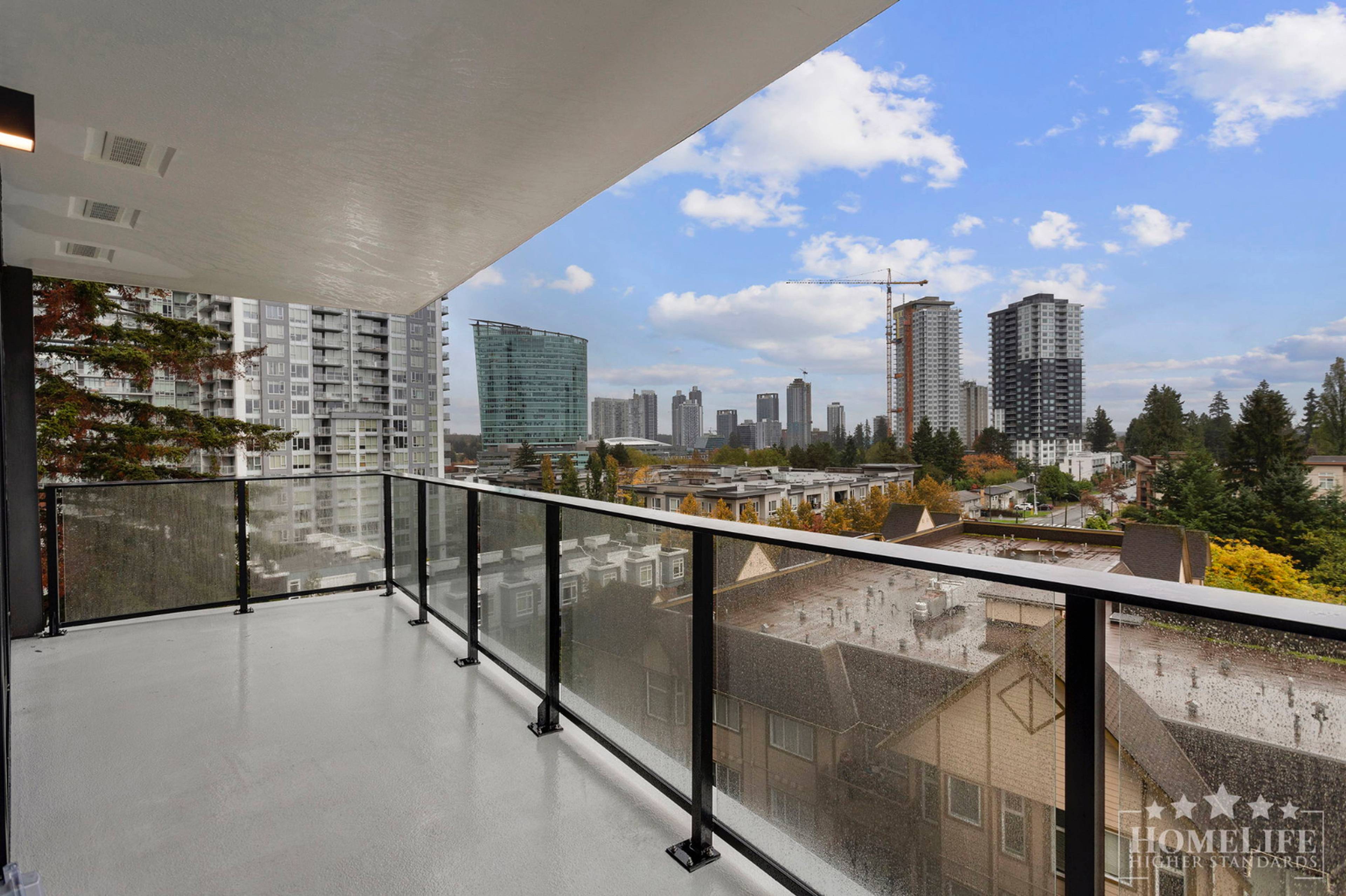 2 ch.  · 2 s. de bains for rent $2,300 / mois